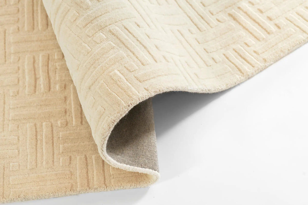Contour CON-5 Ivory Area Rug by Momeni