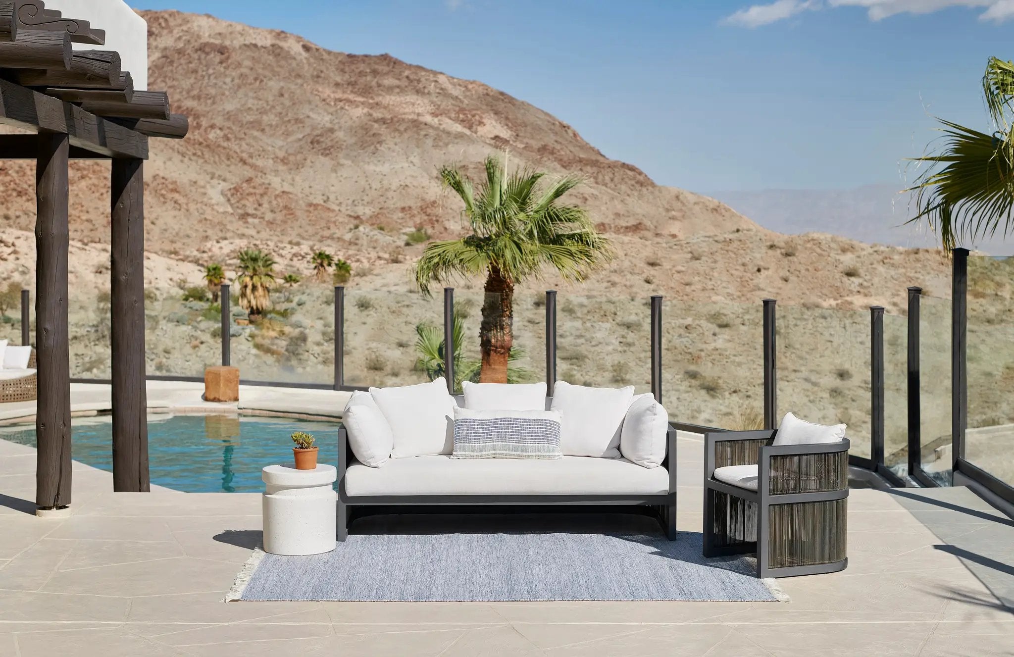 Cove CV-01 Silver Area Rug by Momeni