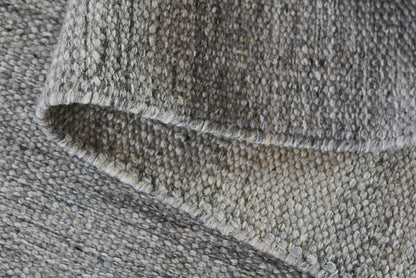 Momeni Cove CV-01 Silver Hand Woven Area Rug