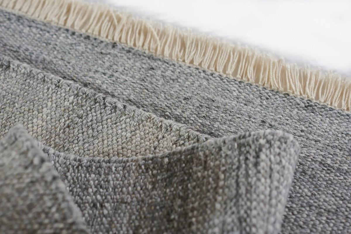Cove CV-01 Silver Area Rug by Momeni