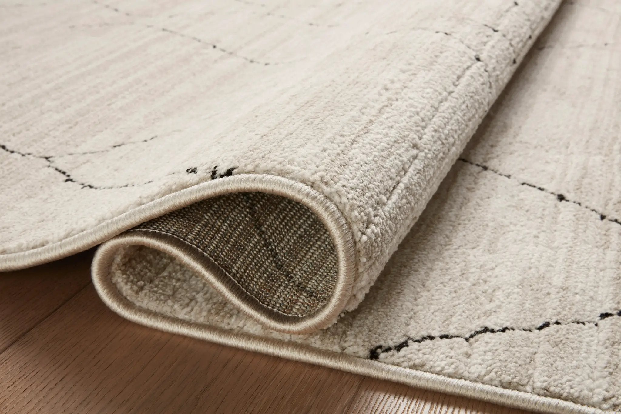 Darby DAR-03 Sand / Charcoal Area Rug by Loloi