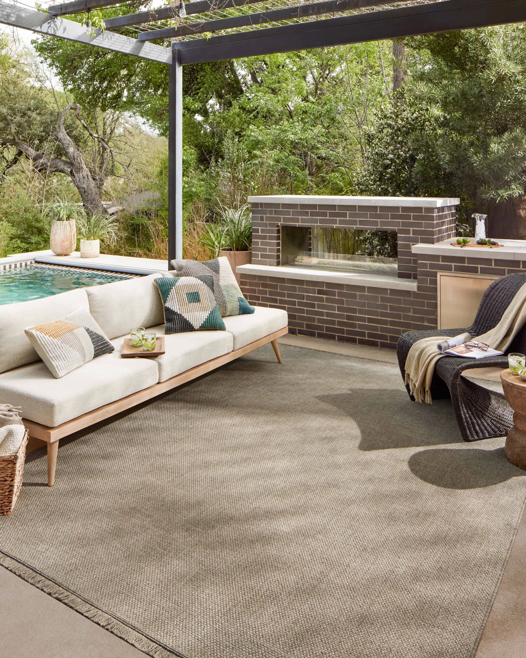 Dawn DAW-04 Natural Area Rug by Loloi