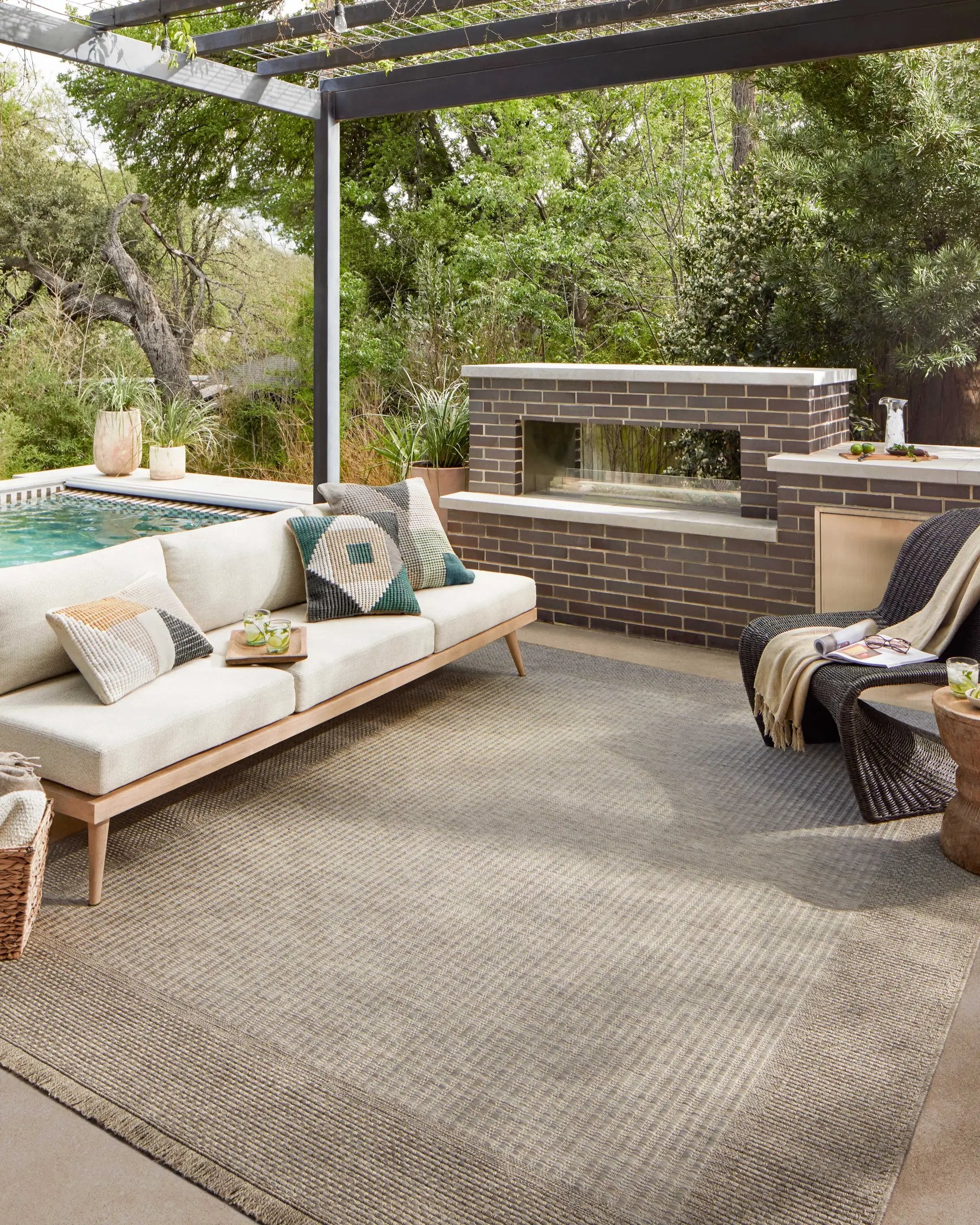 Dawn DAW-06 Natural Area Rug by Loloi