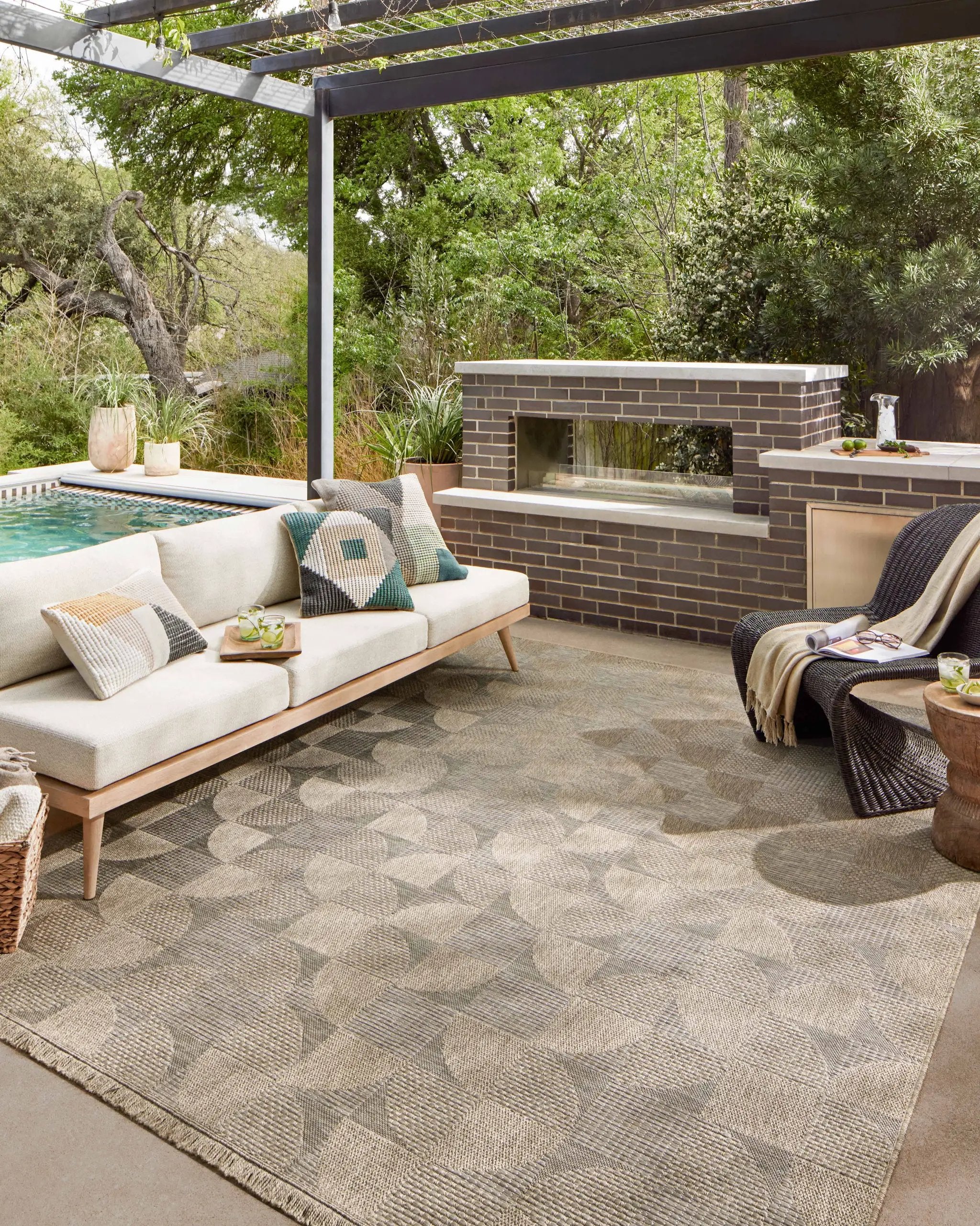 Dawn DAW-08 Natural Area Rug by Loloi