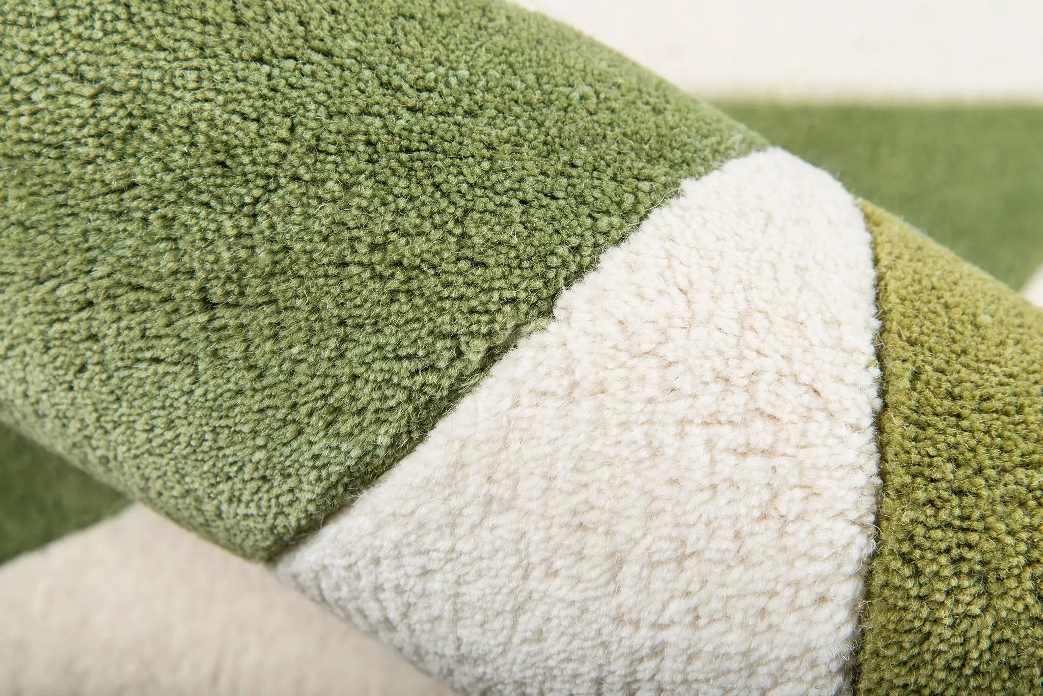 Delmar DEL-6 (Agatha Side Triangle) Lime Area Rug by Novogratz by Momeni