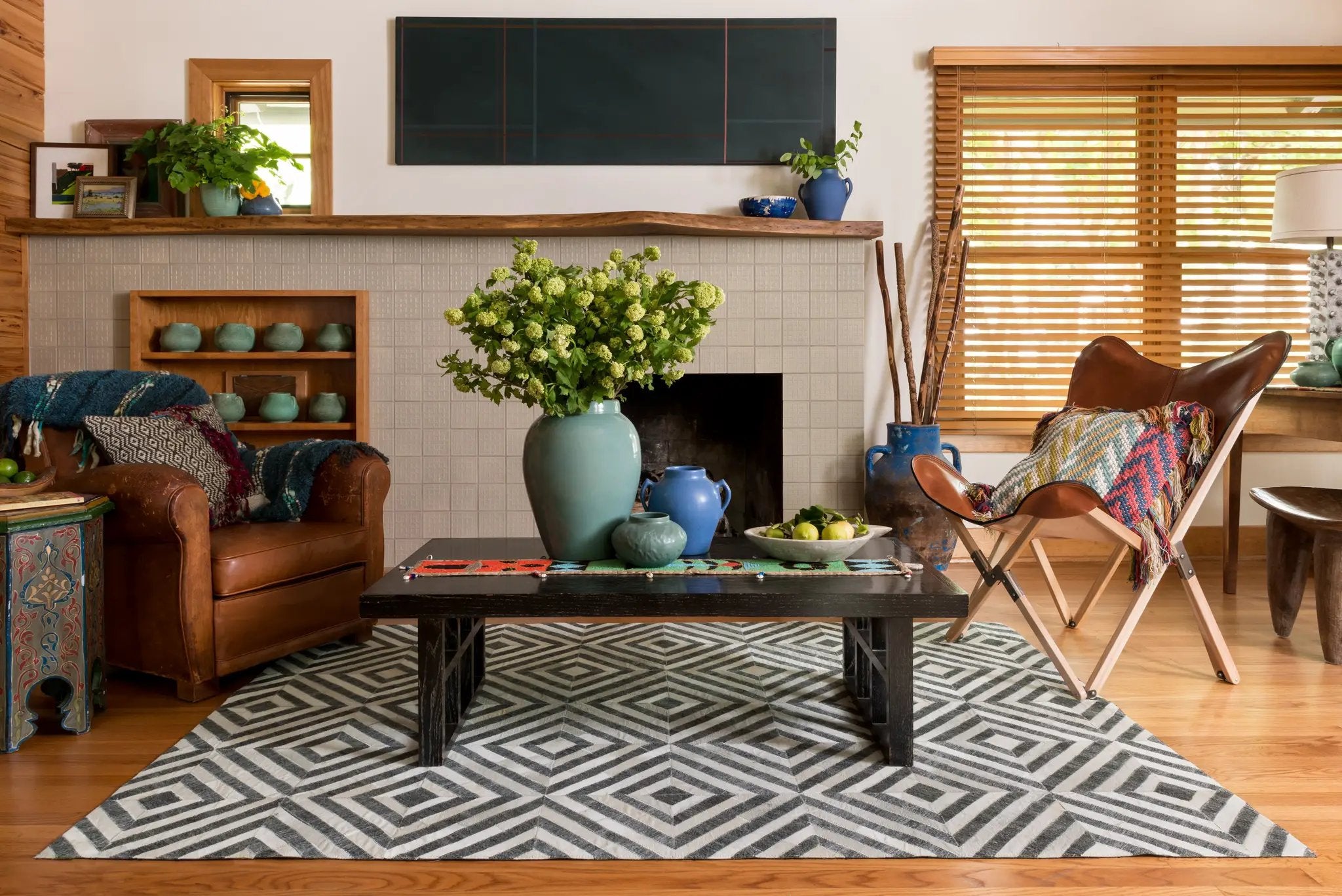Dorado DB-03 Charcoal / Ivory Area Rug by Loloi