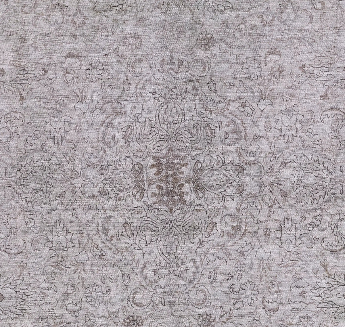 Erin Gates by Momeni Dorset DOR-4 gray area rug featuring a vintage-inspired medallion design with subtle floral details and classic craftsmanship.