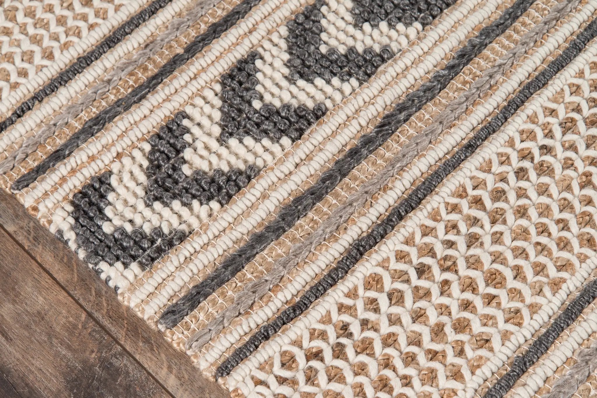 Esme ESM-1 Charcoal Area Rug by Momeni