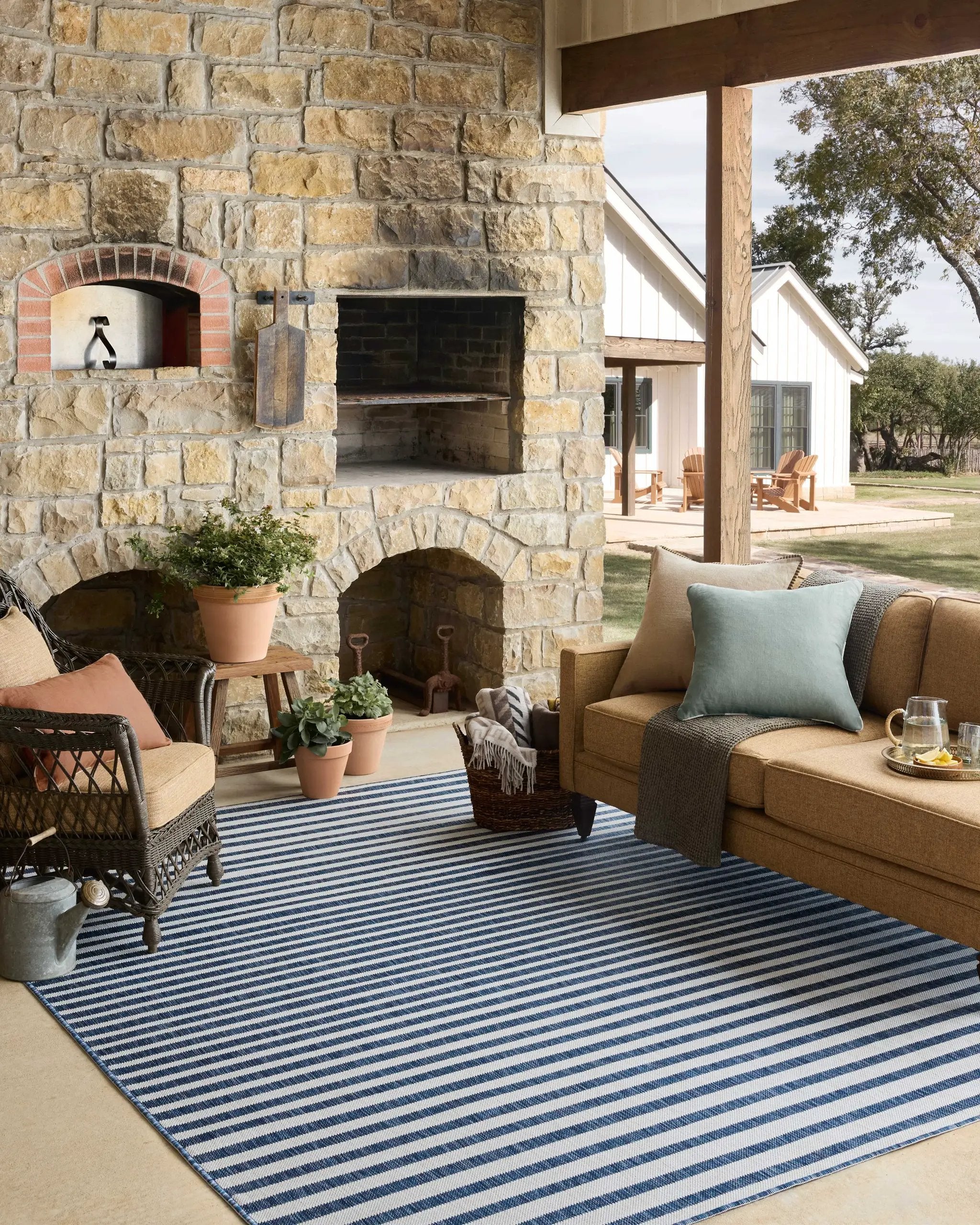 Easton ESN-03 Denim / Ivory Area Rug by Loloi
