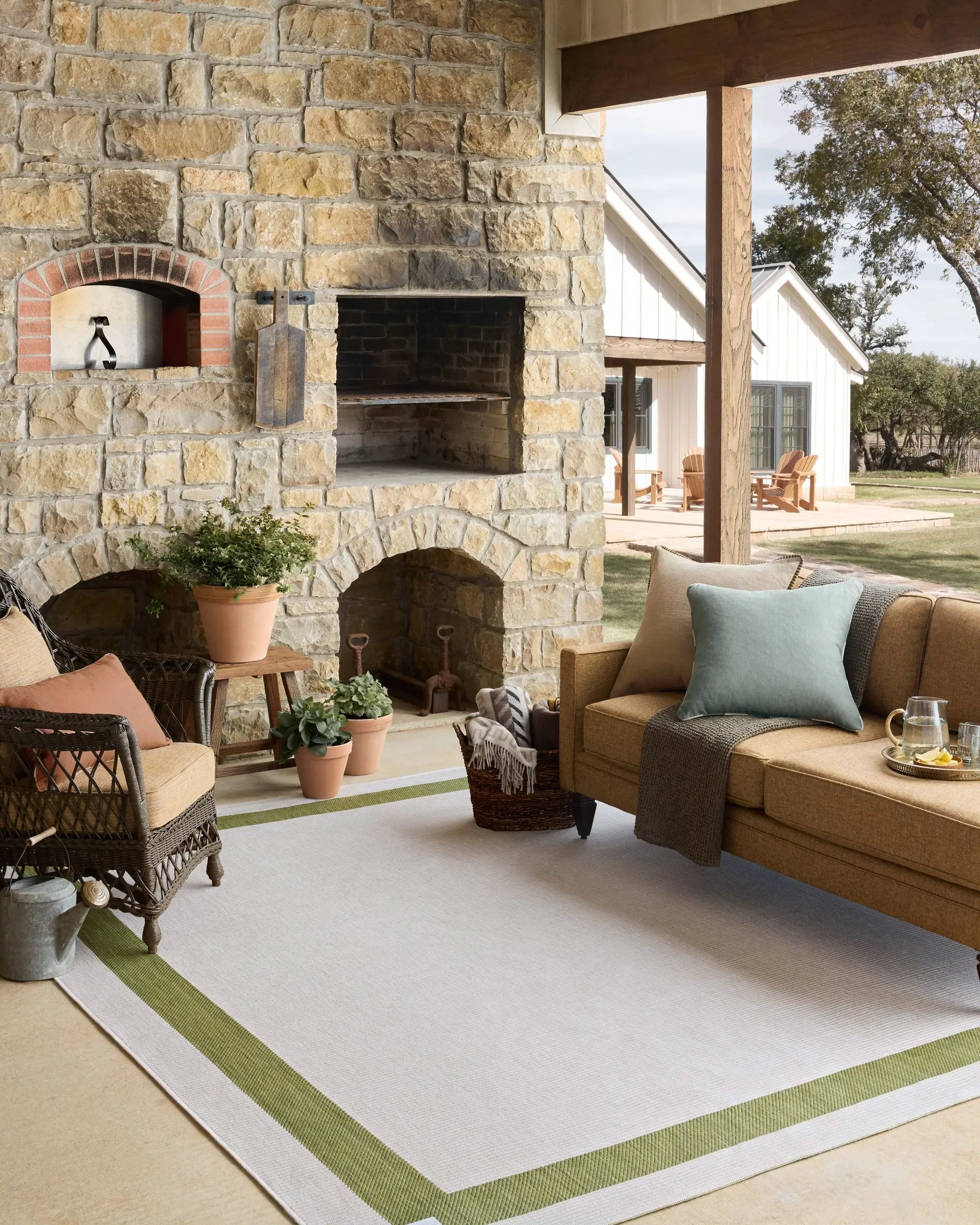 Easton ESN-07 Green / Ivory Area Rug by Loloi