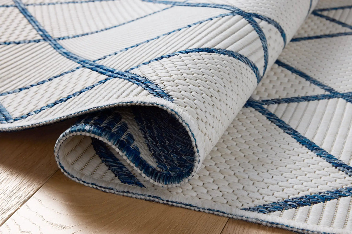 Easton ESN-08 Ivory / Denim Area Rug by Loloi