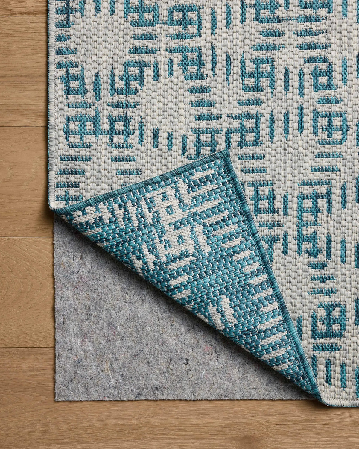 Easton ESN-10 Fog / Teal Area Rug by Loloi