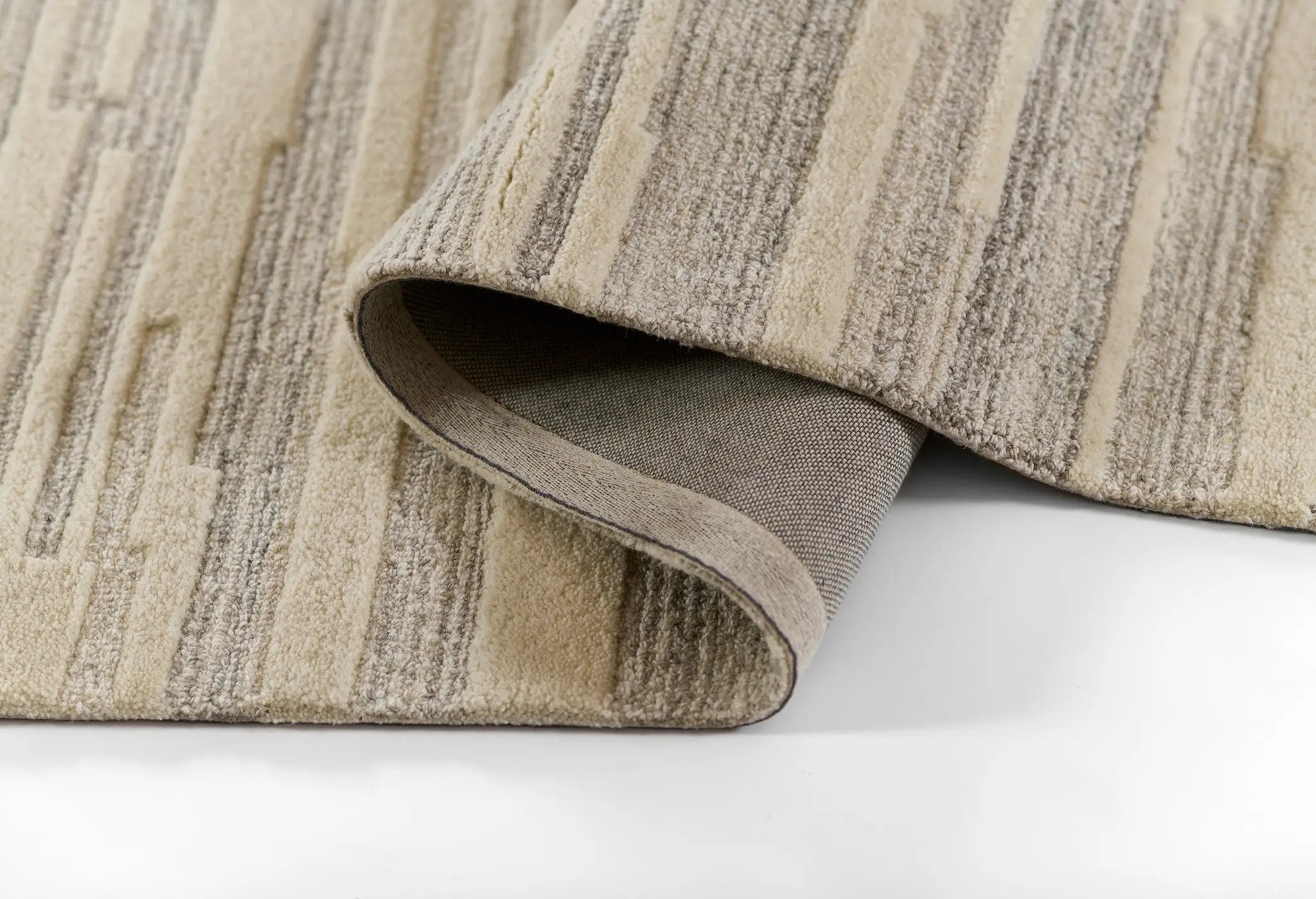 Everett EVT-3 Gray Area Rug by Momeni