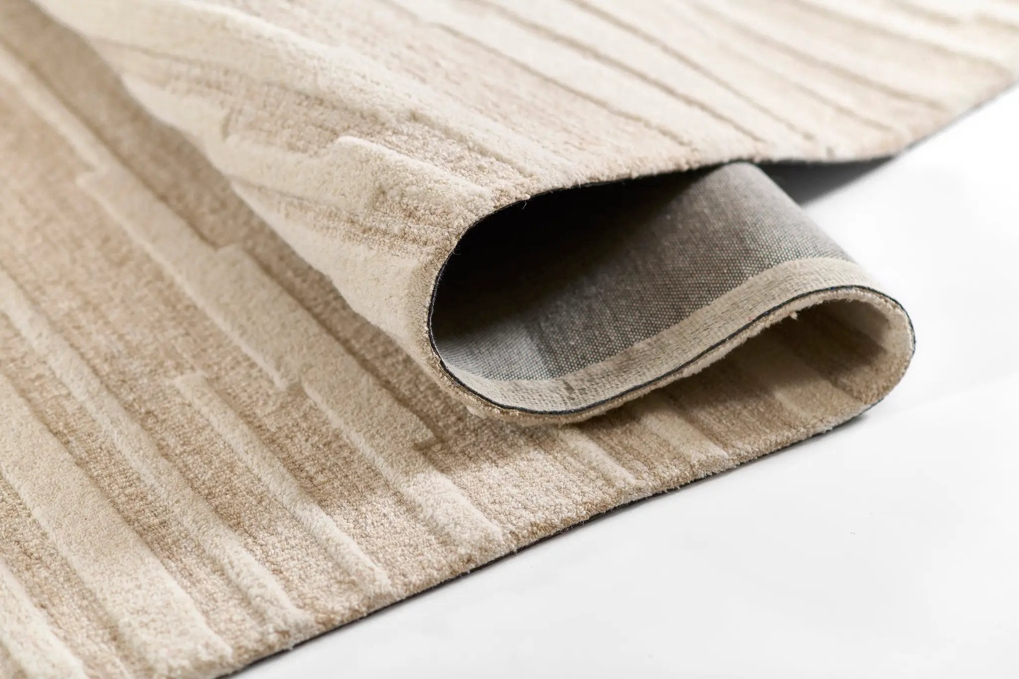 Everett EVT-3 Taupe Area Rug by Momeni