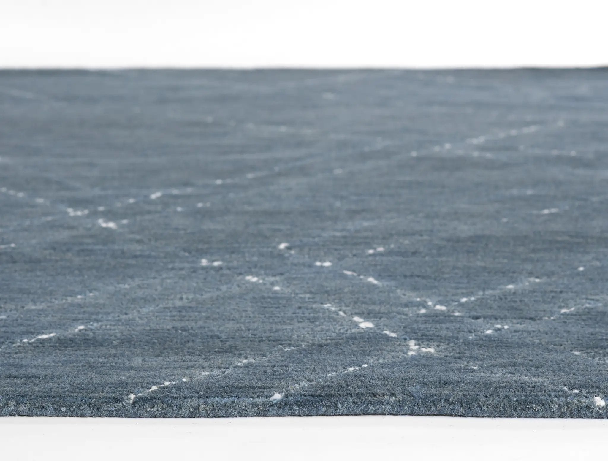 Everett EVT-4 Blue Area Rug by Momeni