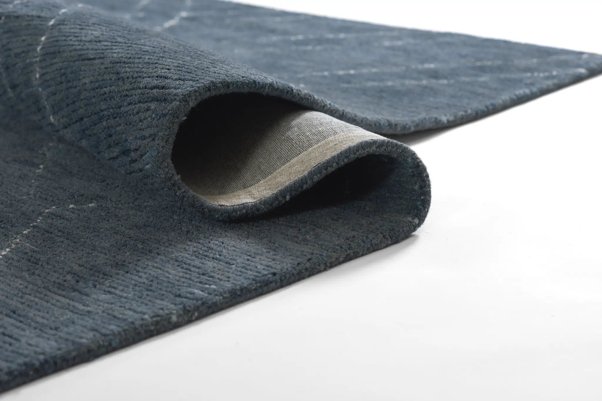 Everett EVT-4 Blue Area Rug by Momeni