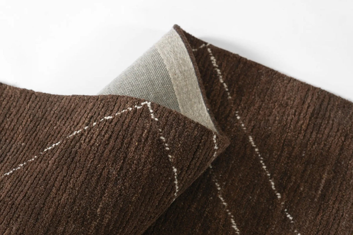 Everett EVT-4 Brown Area Rug by Momeni