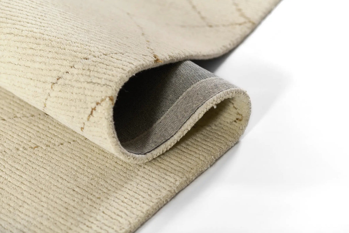 Everett EVT-4 Ivory Area Rug by Momeni