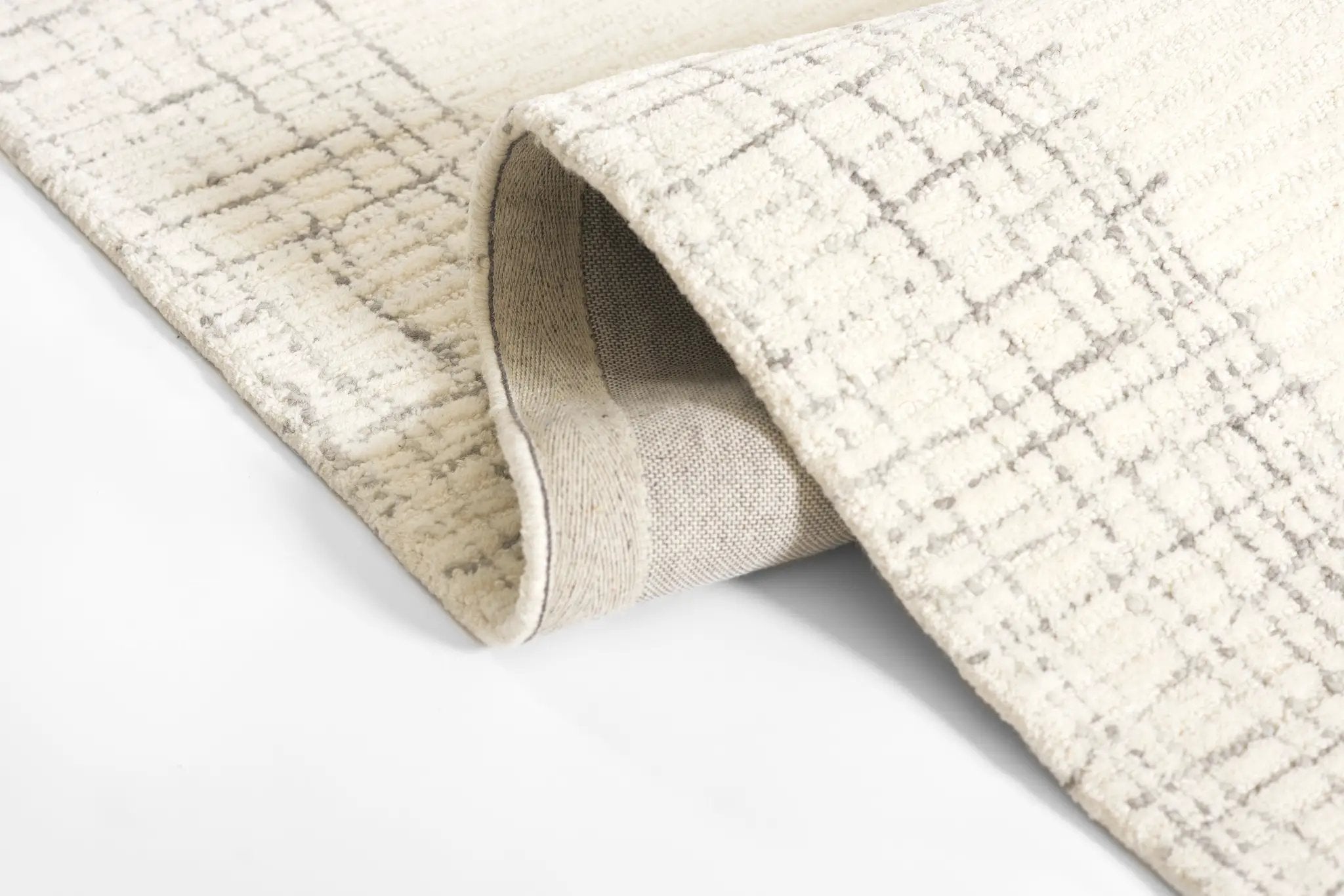 Everett EVT-7 Ivory Area Rug by Momeni
