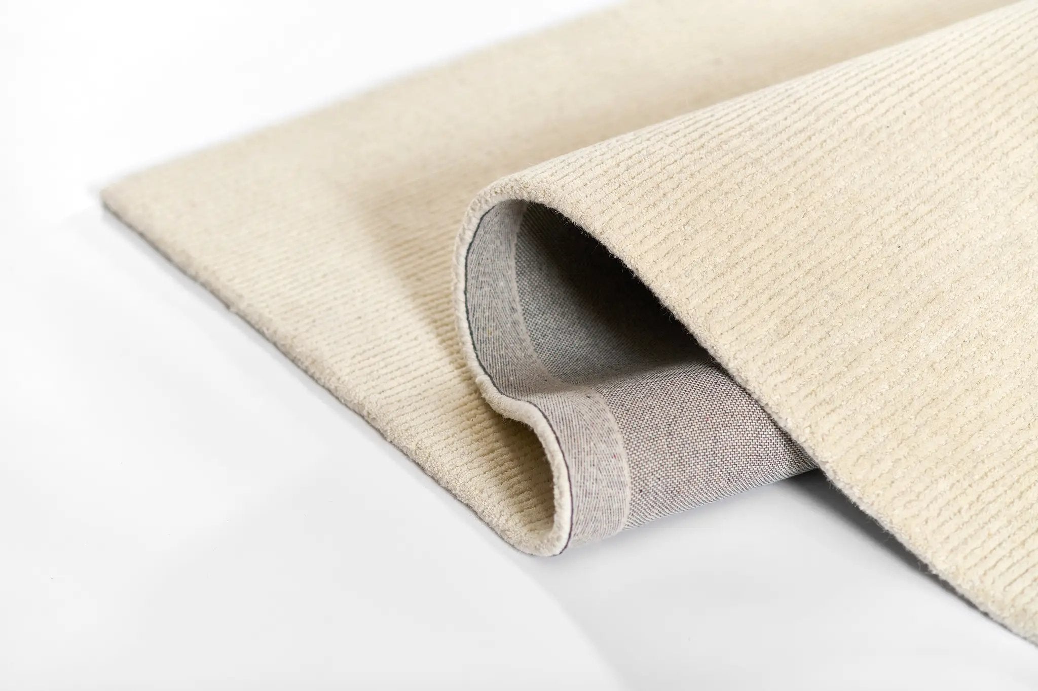 Everett EVT-8 Ivory Area Rug by Momeni