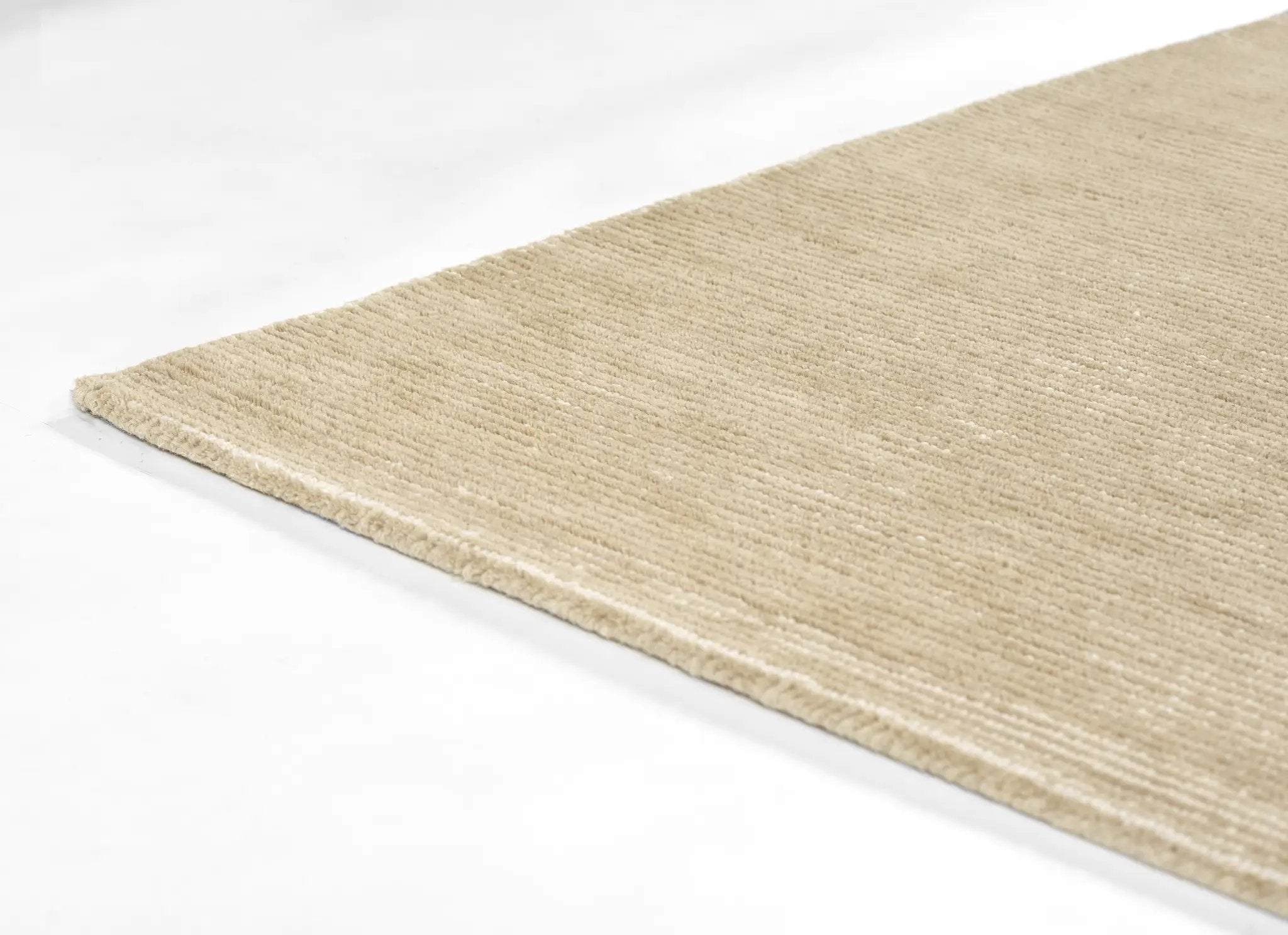 Everett EVT-8 Taupe Area Rug by Momeni