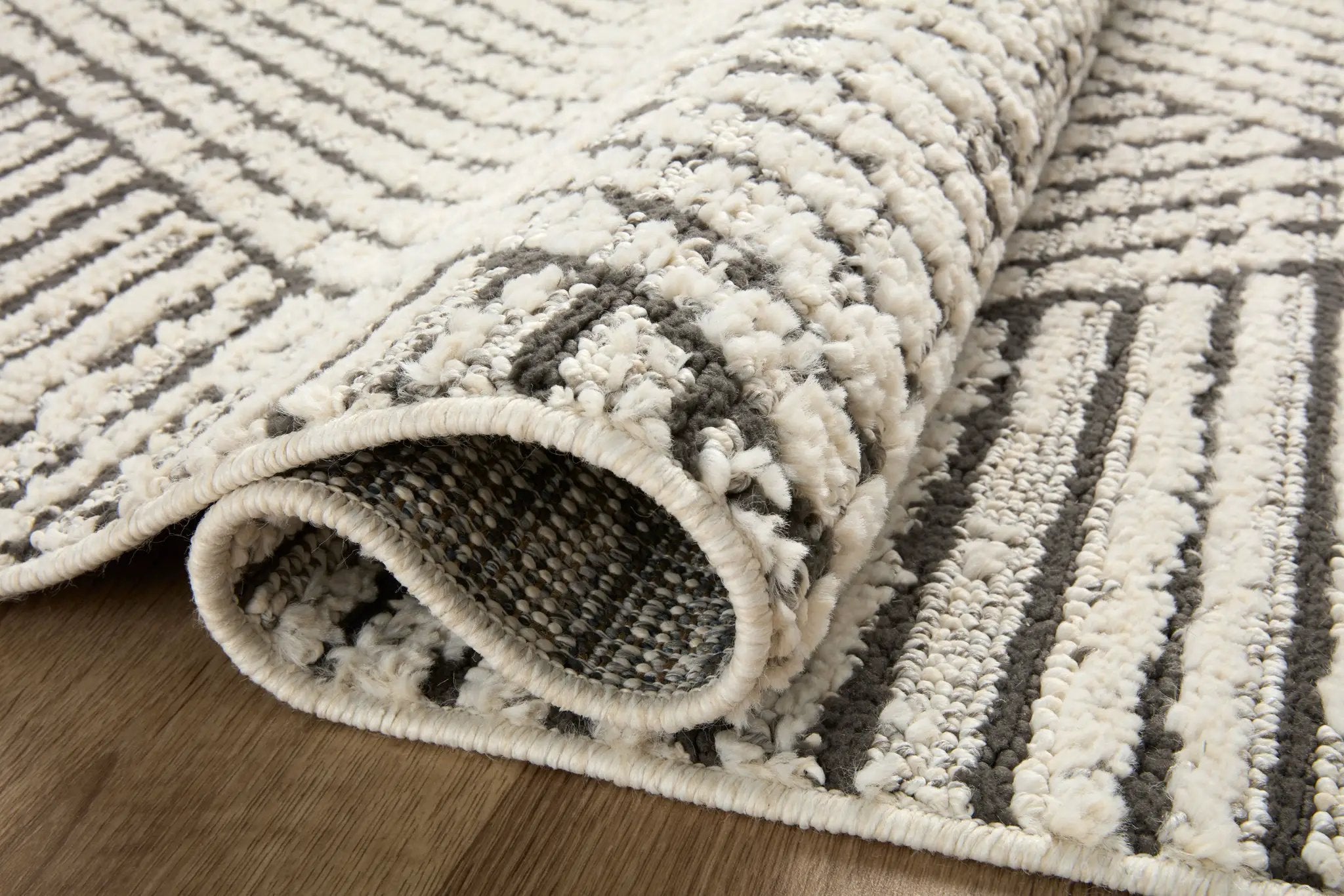 Fabian FAB-06 Charcoal / Ivory Area Rug by Loloi