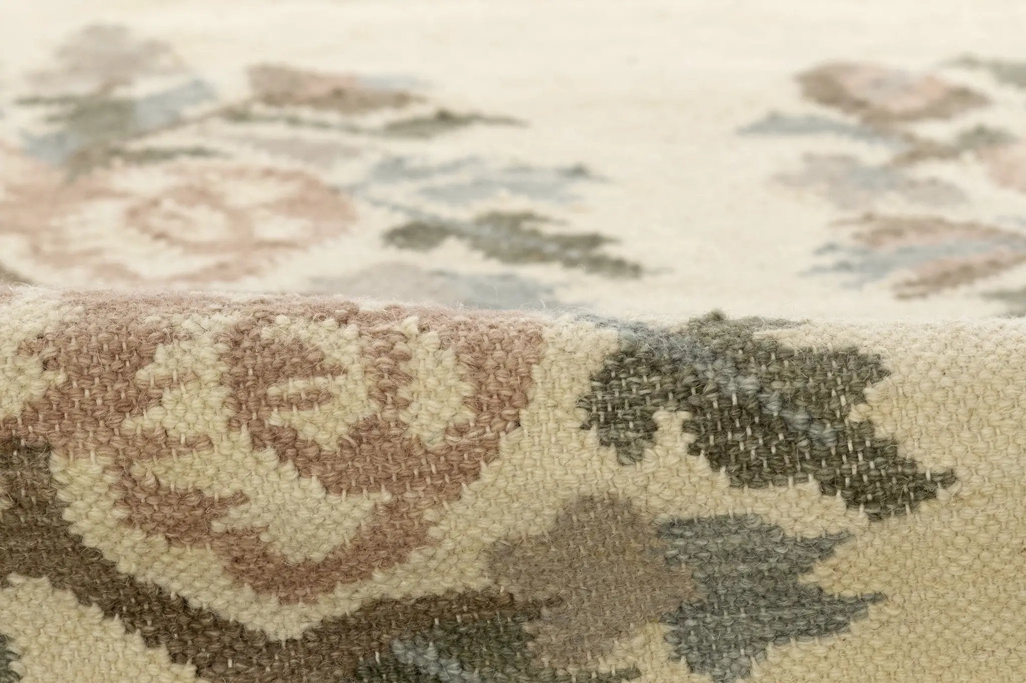 Florence FLO-1 Ivory Area Rug by Momeni