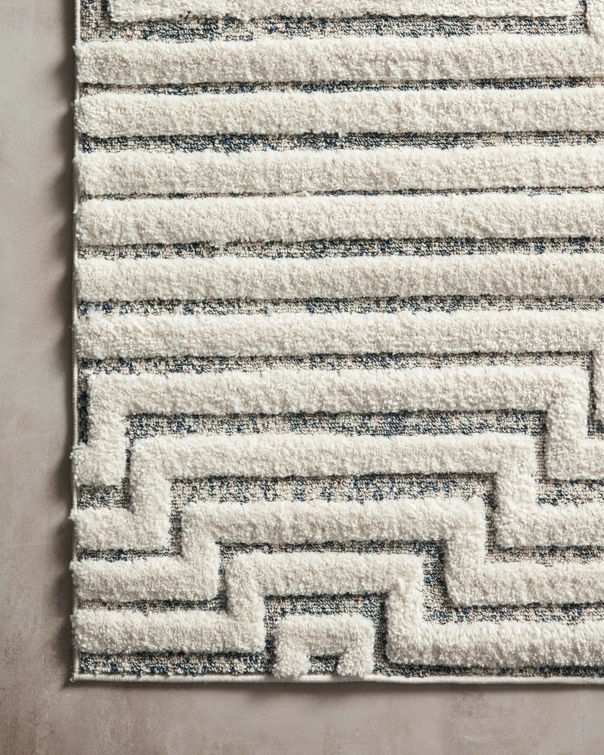 Hagen HAG-03 White / Sky Area Rug by Loloi