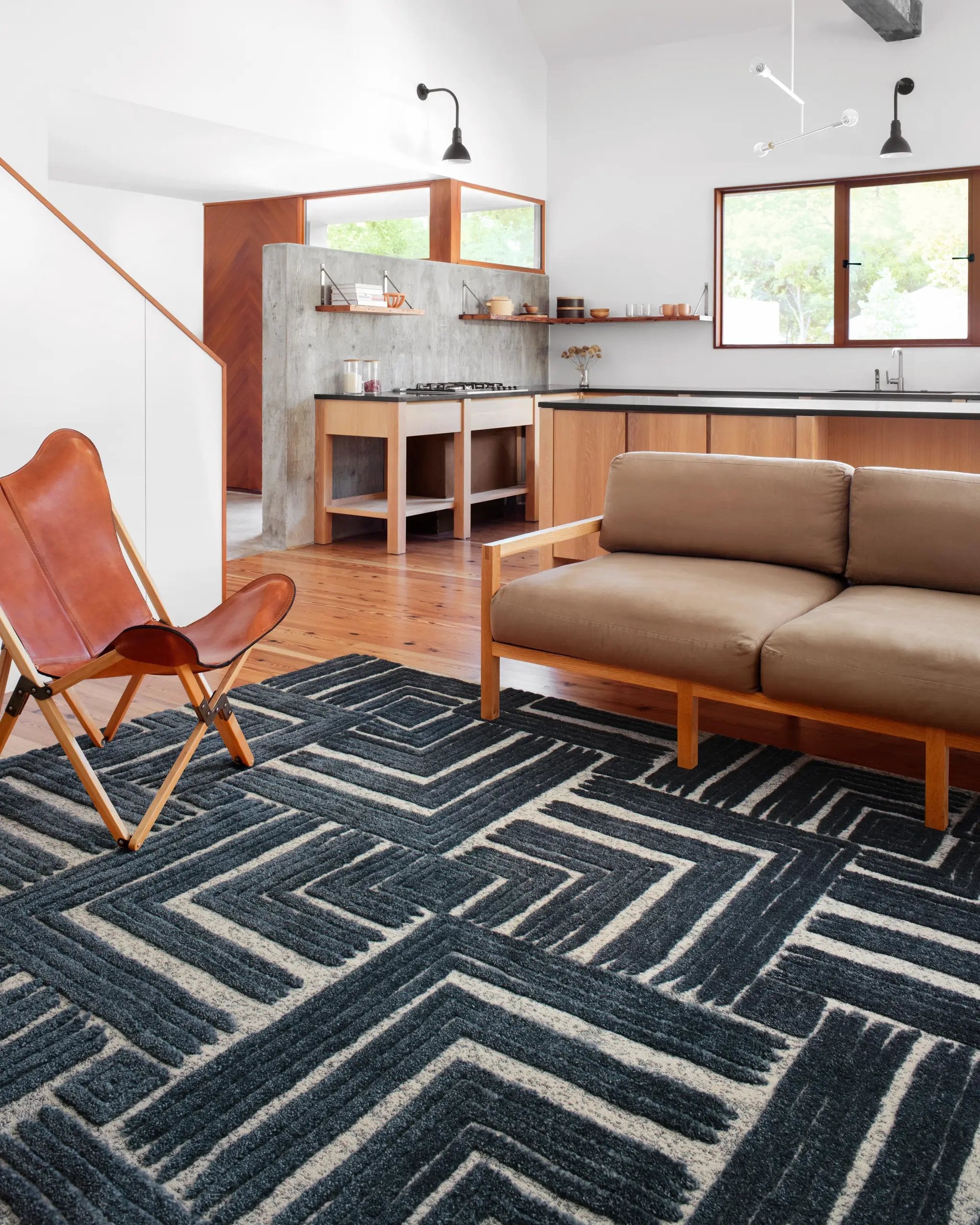 Hagen HAG-05 Blue / White Area Rug by Loloi