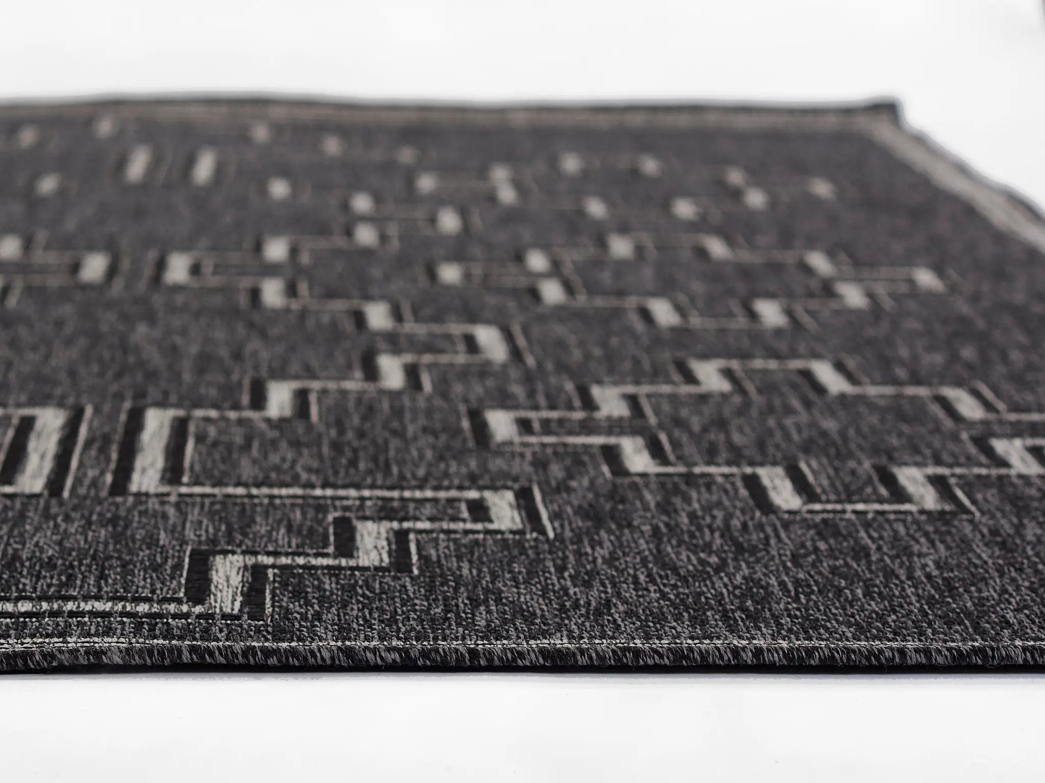 Hampton HAM-9 Black Area Rug by Momeni