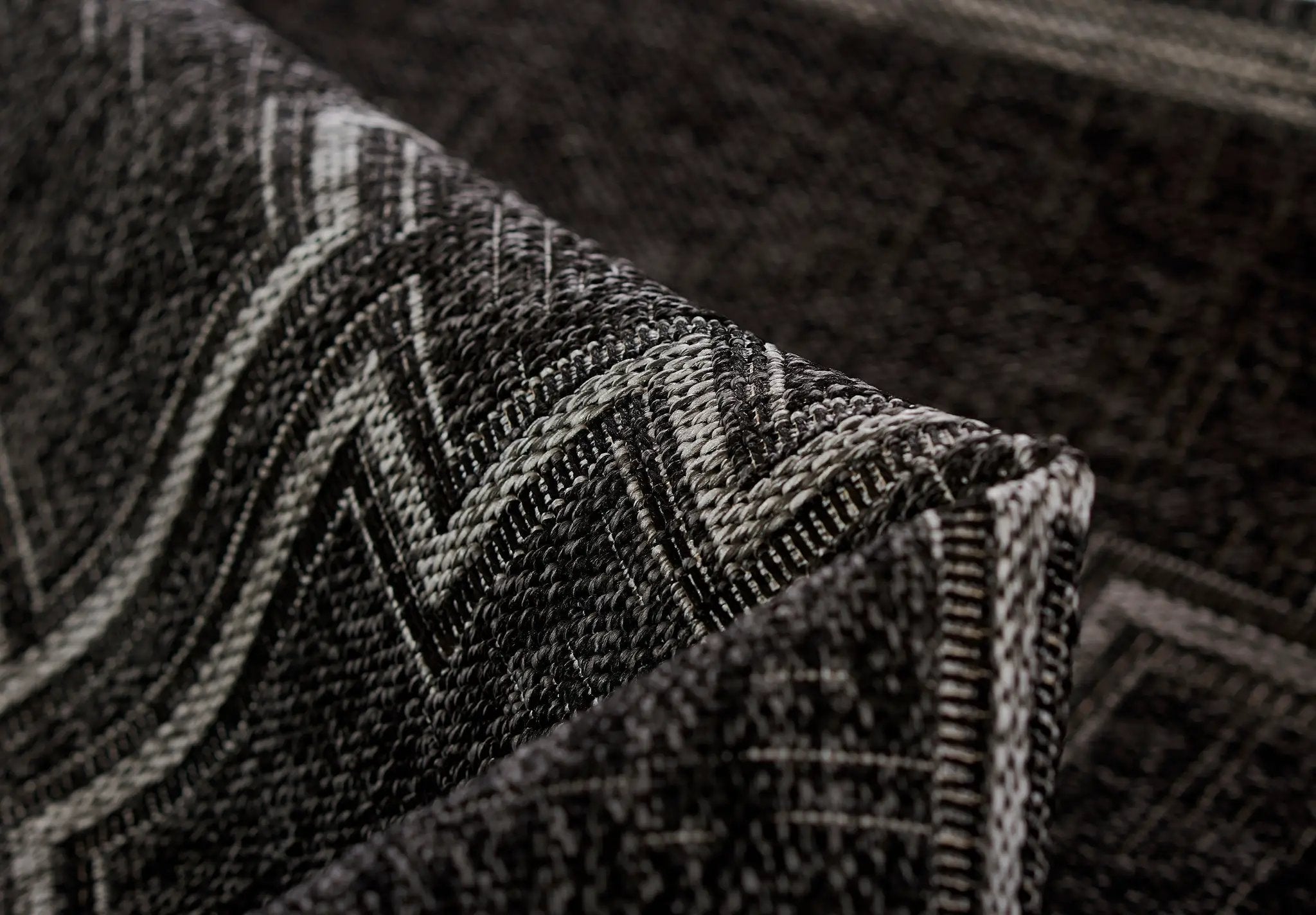 Hampton HAM-9 Black Area Rug by Momeni