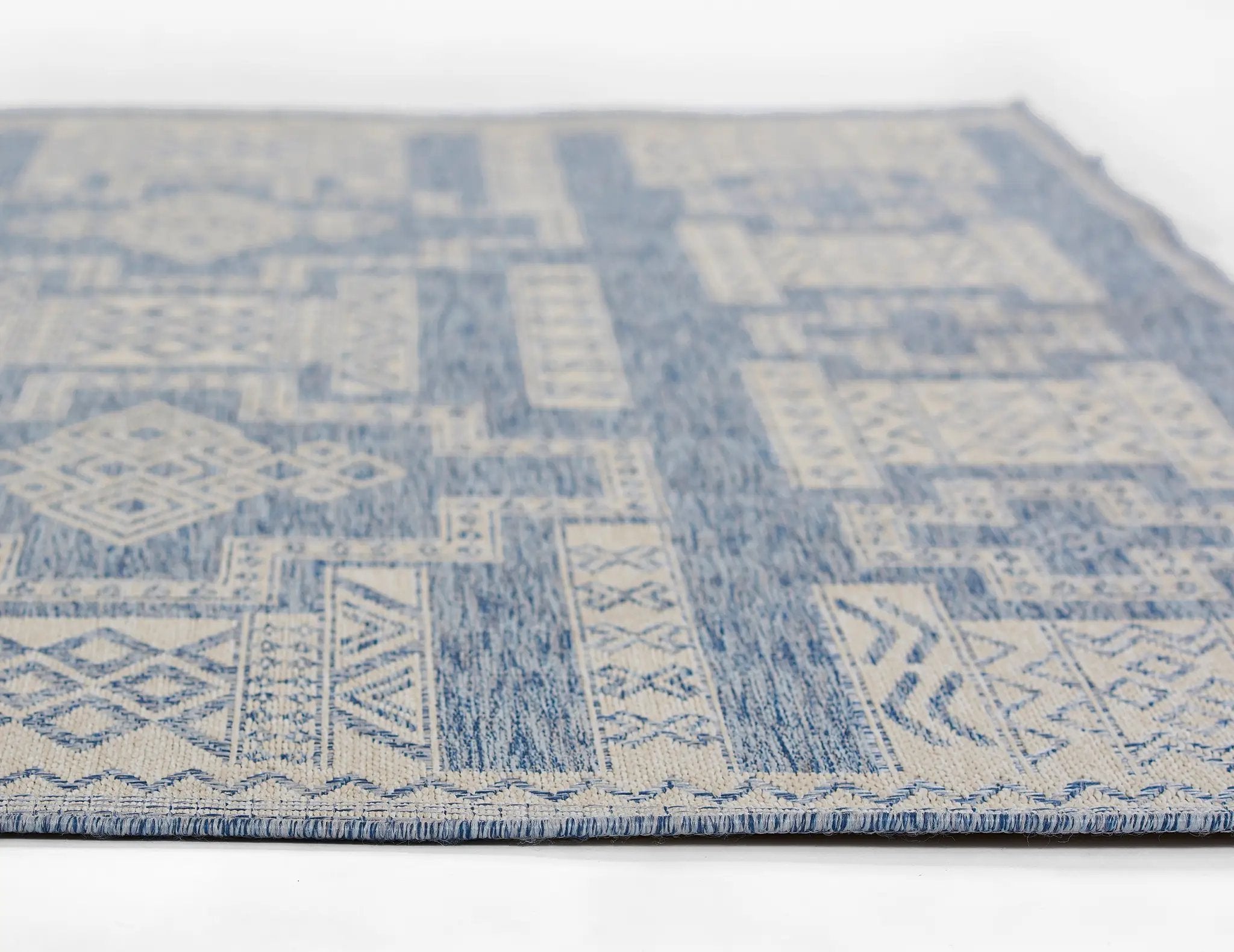 Hampton HAM-10 Blue Area Rug by Momeni