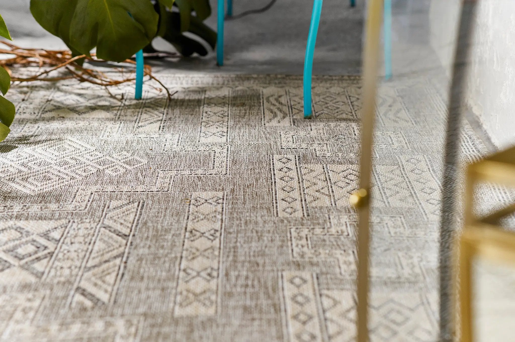 Hampton HAM-10 Gray Area Rug by Momeni
