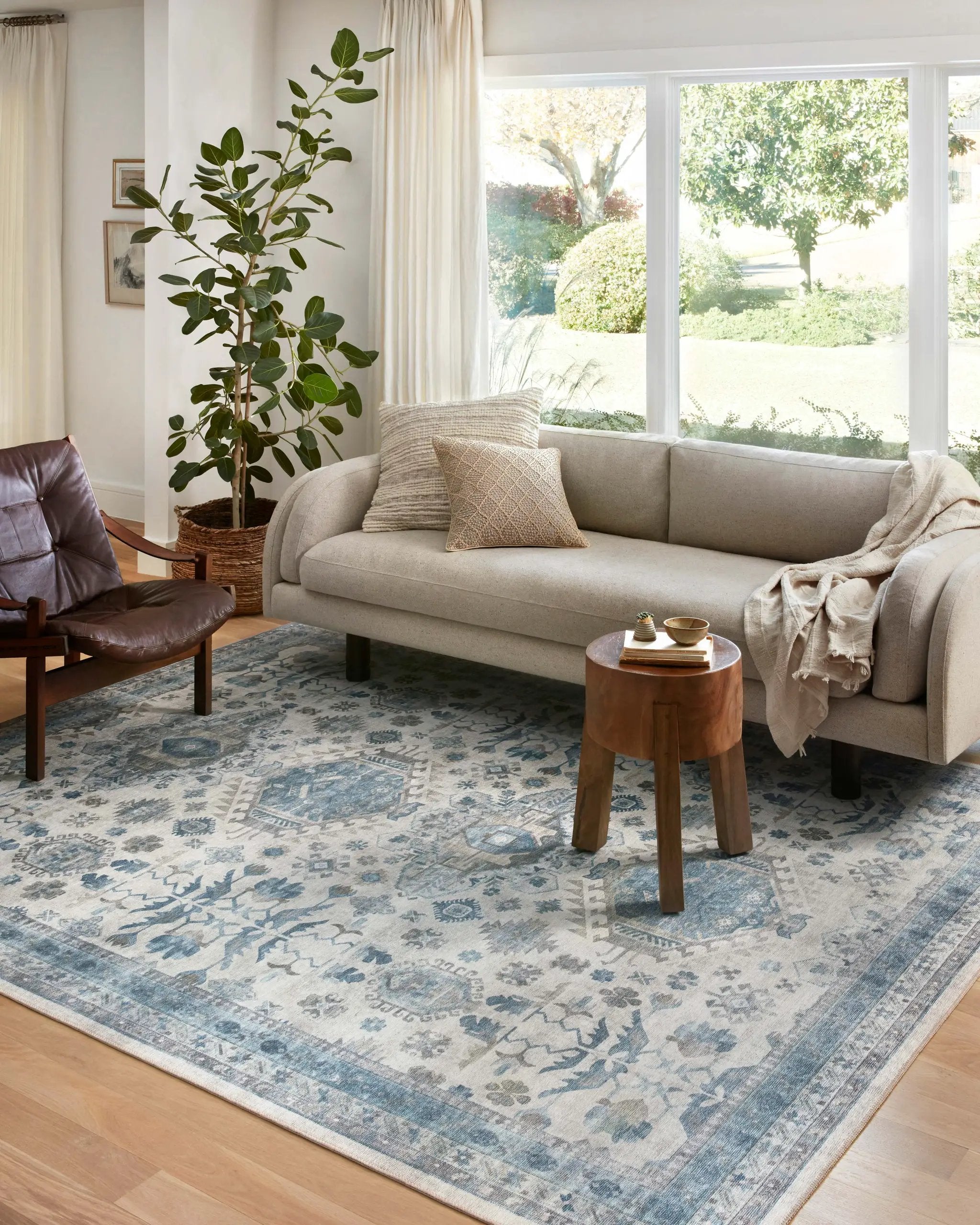 Heidi HEI-04 Ivory / Ocean Area Rug by Loloi