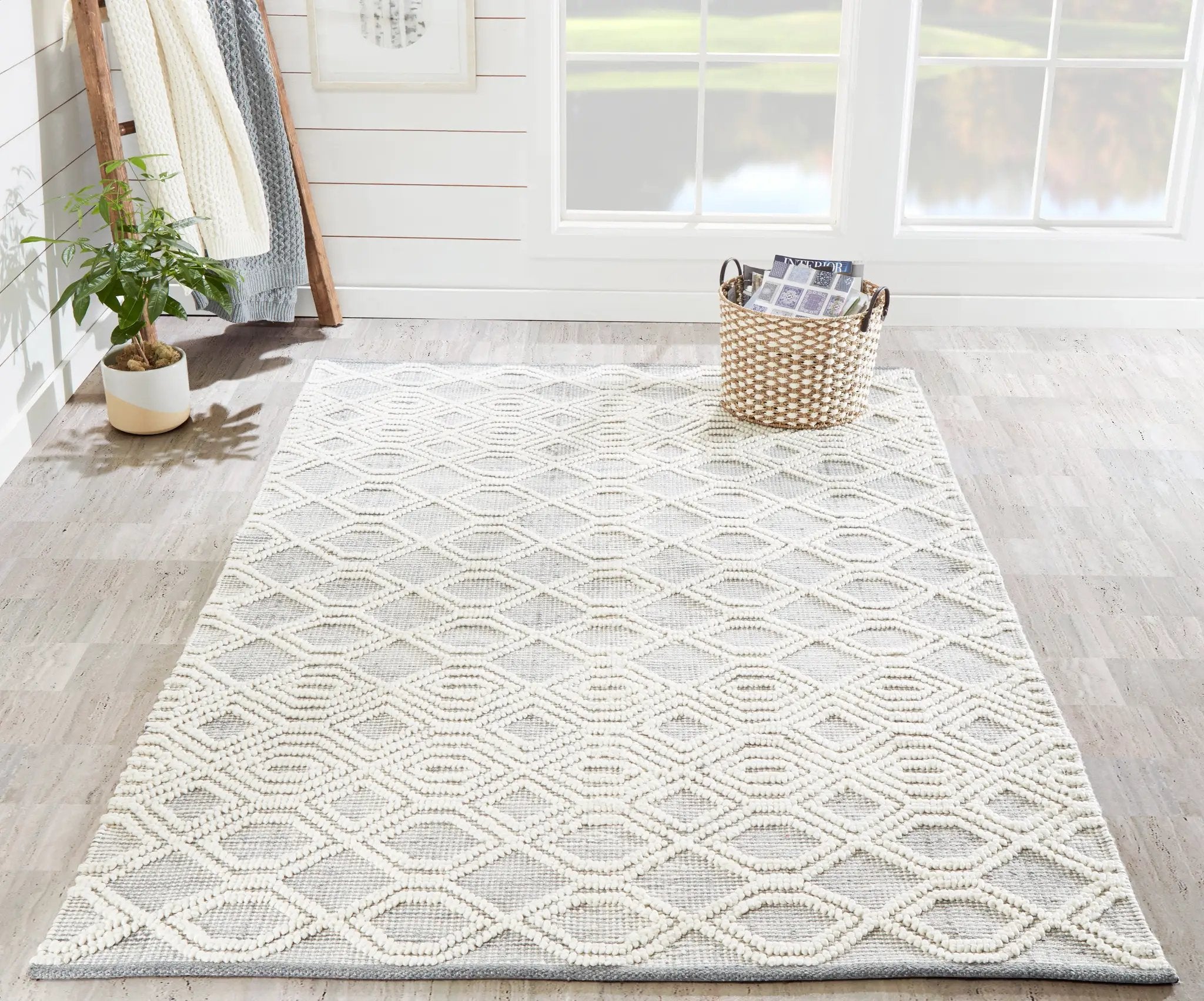 Hermosa HRM-1 Gray Area Rug by Momeni