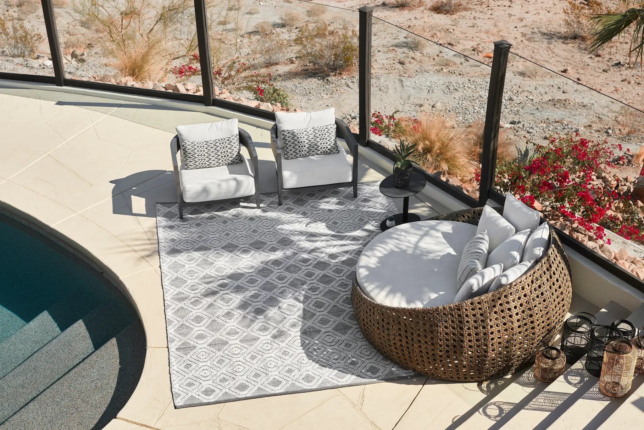 Hermosa HRM-1 Gray Area Rug by Momeni