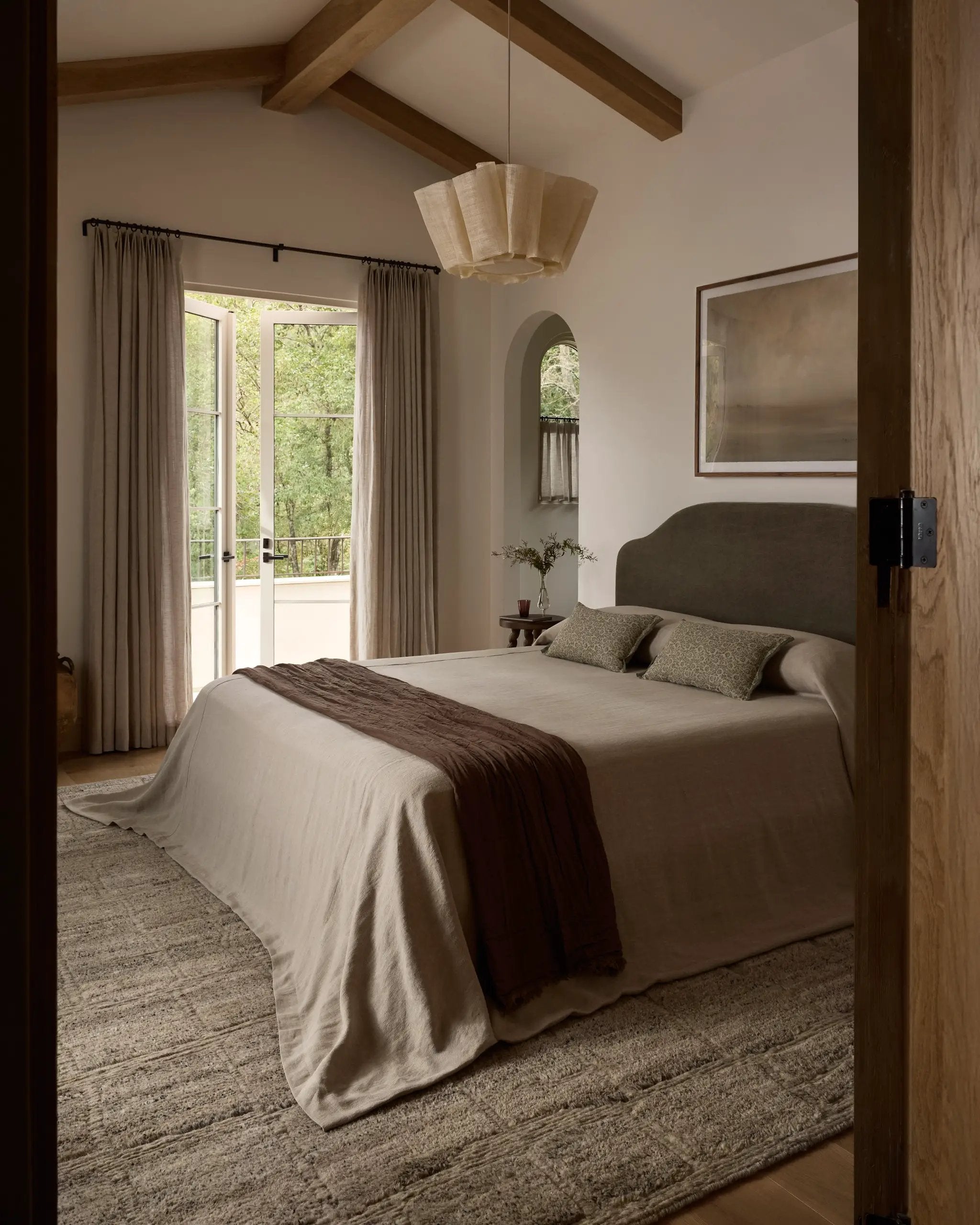 Hughes HUS-01 Dove Area Rug by Loloi