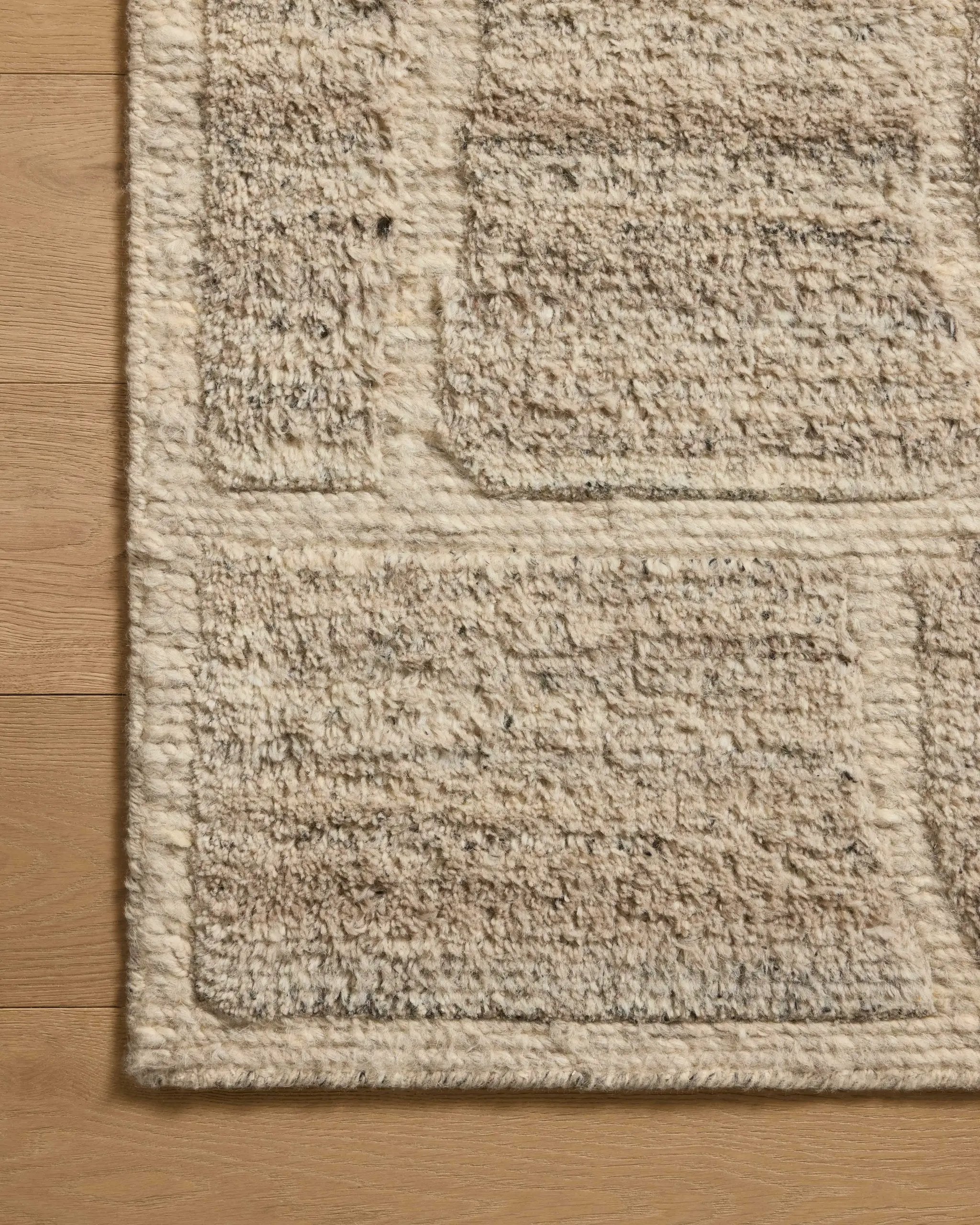 Hughes HUS-01 Dove Area Rug by Loloi
