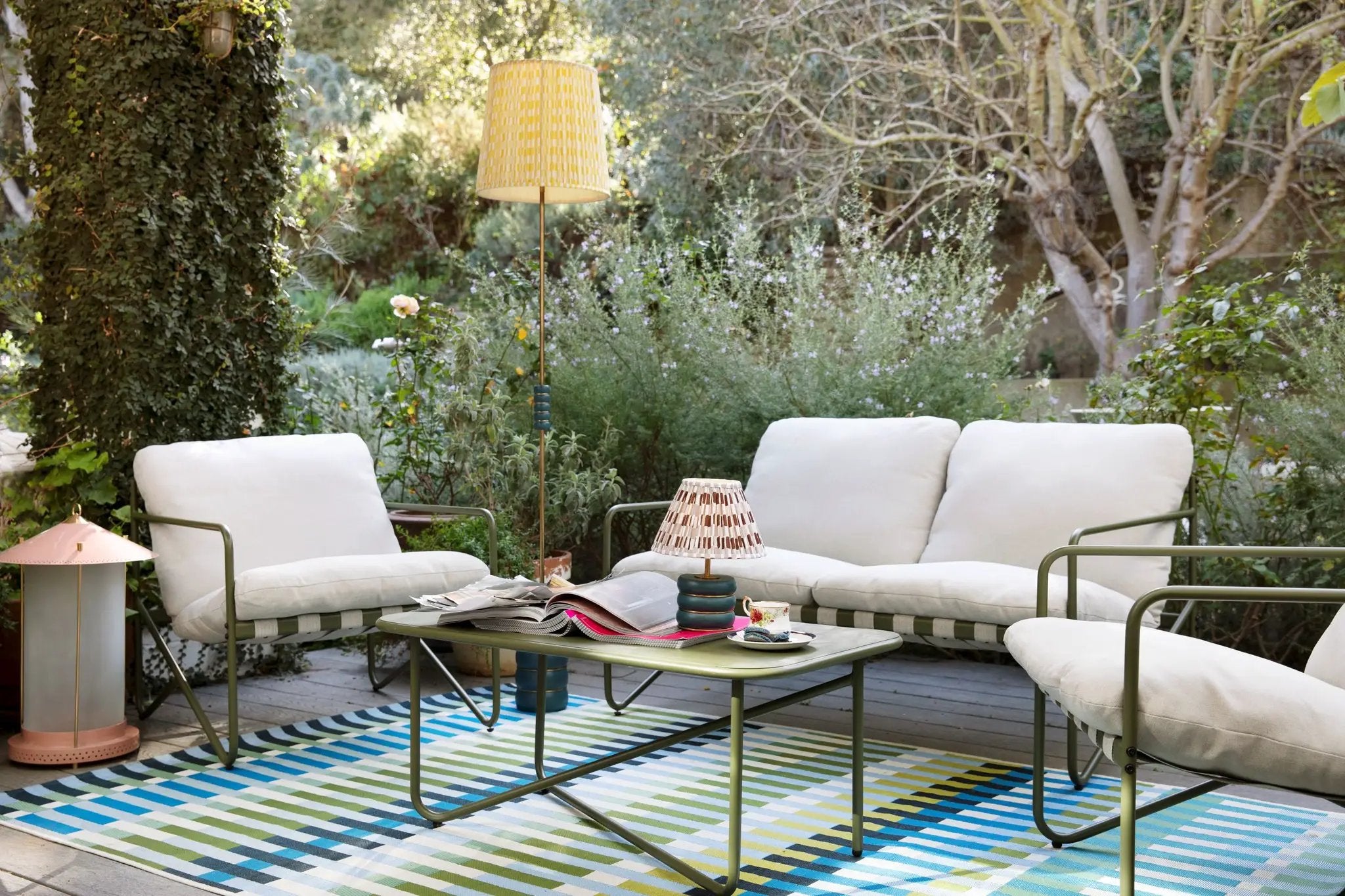 Icon ICN-2 Blue Area Rug from Novogratz x Momeni Icon Collection, bold Mid-Century Modern geometric outdoor rug.