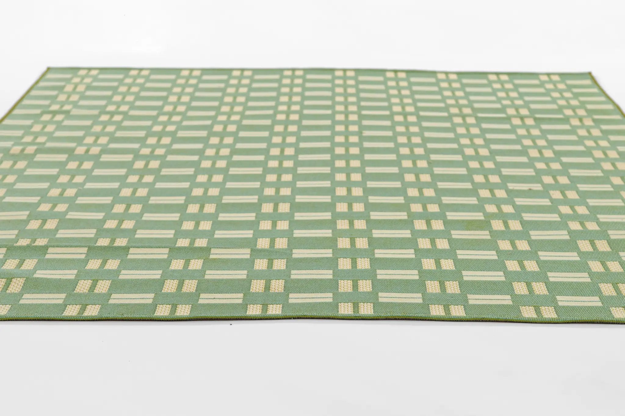 Icon ICN-3 Green Area Rug by Novogratz by Momeni