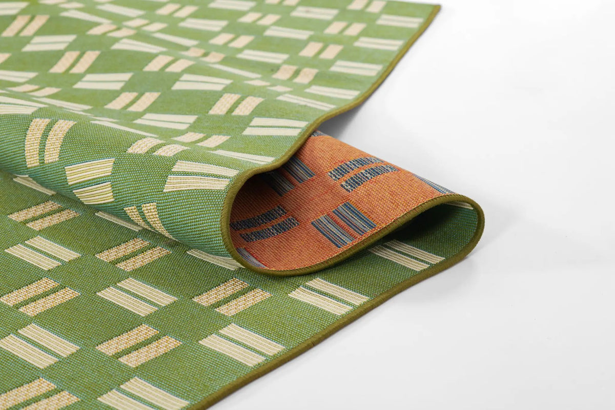 Icon ICN-3 Green Area Rug by Novogratz by Momeni