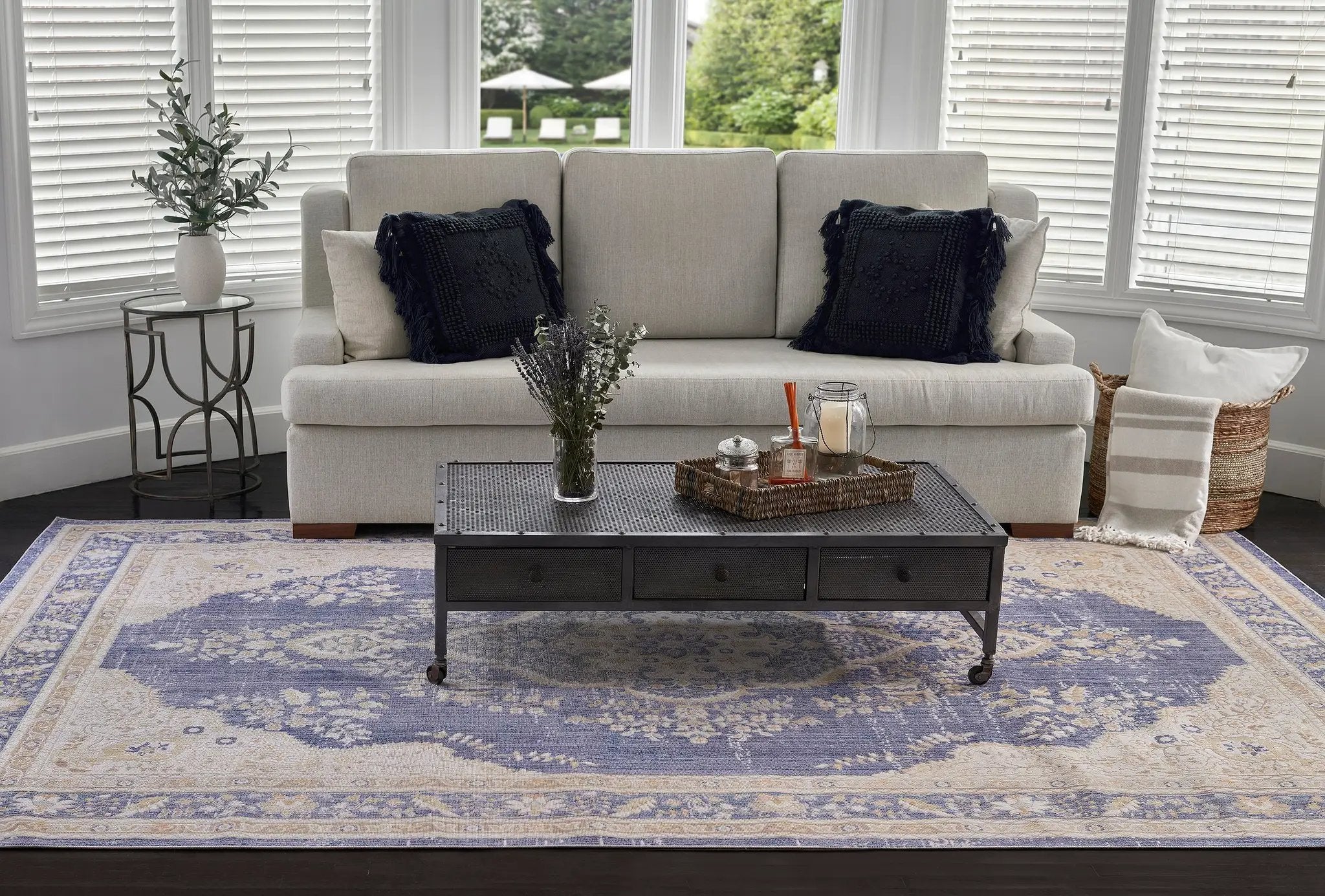 Isabella ISA-1 Periwinkle Area Rug by Momeni