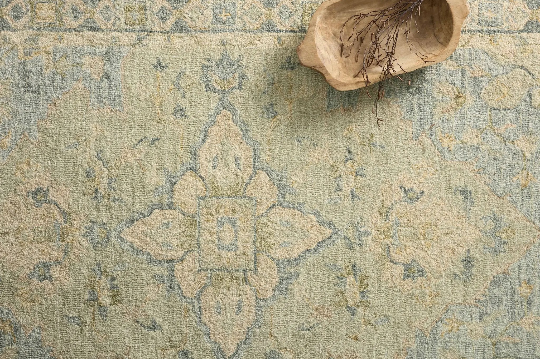 Julian JI-07 Seafoam Green / Spa Area Rug by Loloi