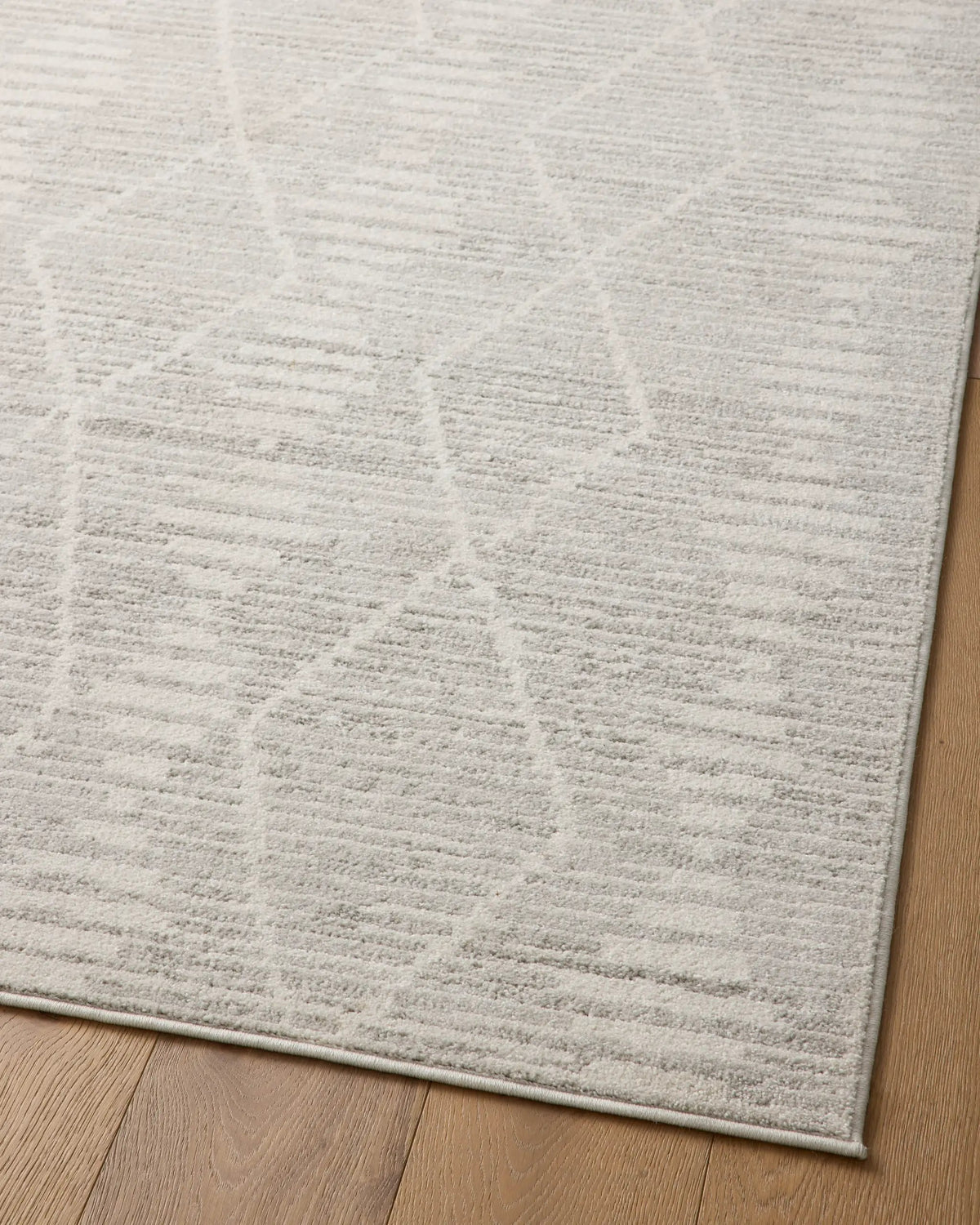 Kamala KAM-02 Ivory / Silver Area Rug by Loloi