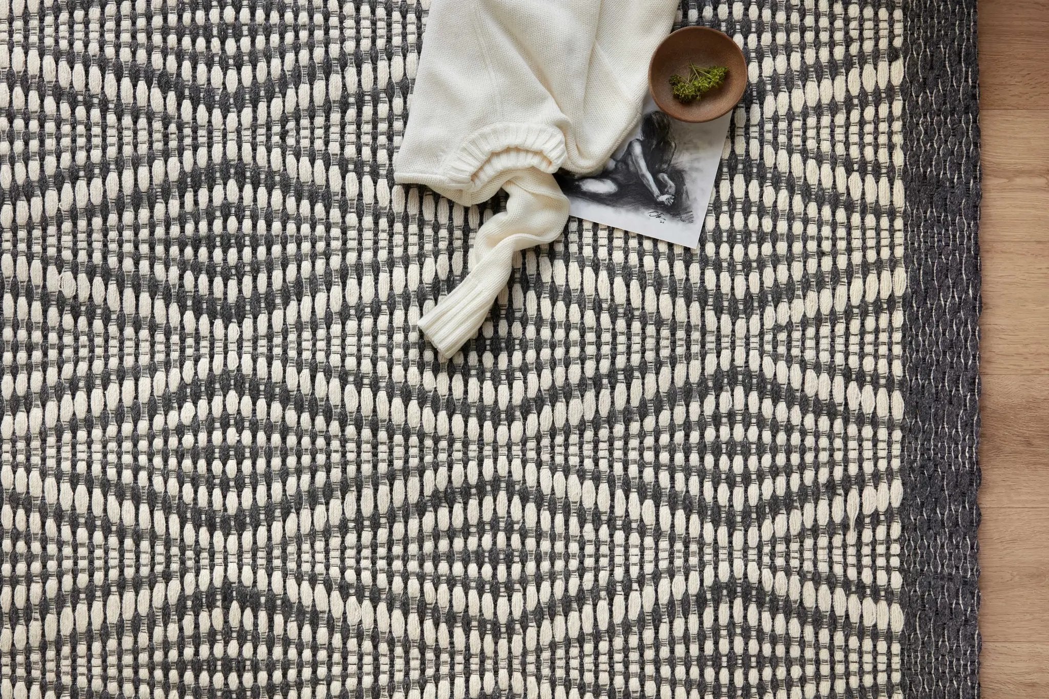 Kenzie KNZ-01 Ivory / Charcoal Area Rug by Loloi