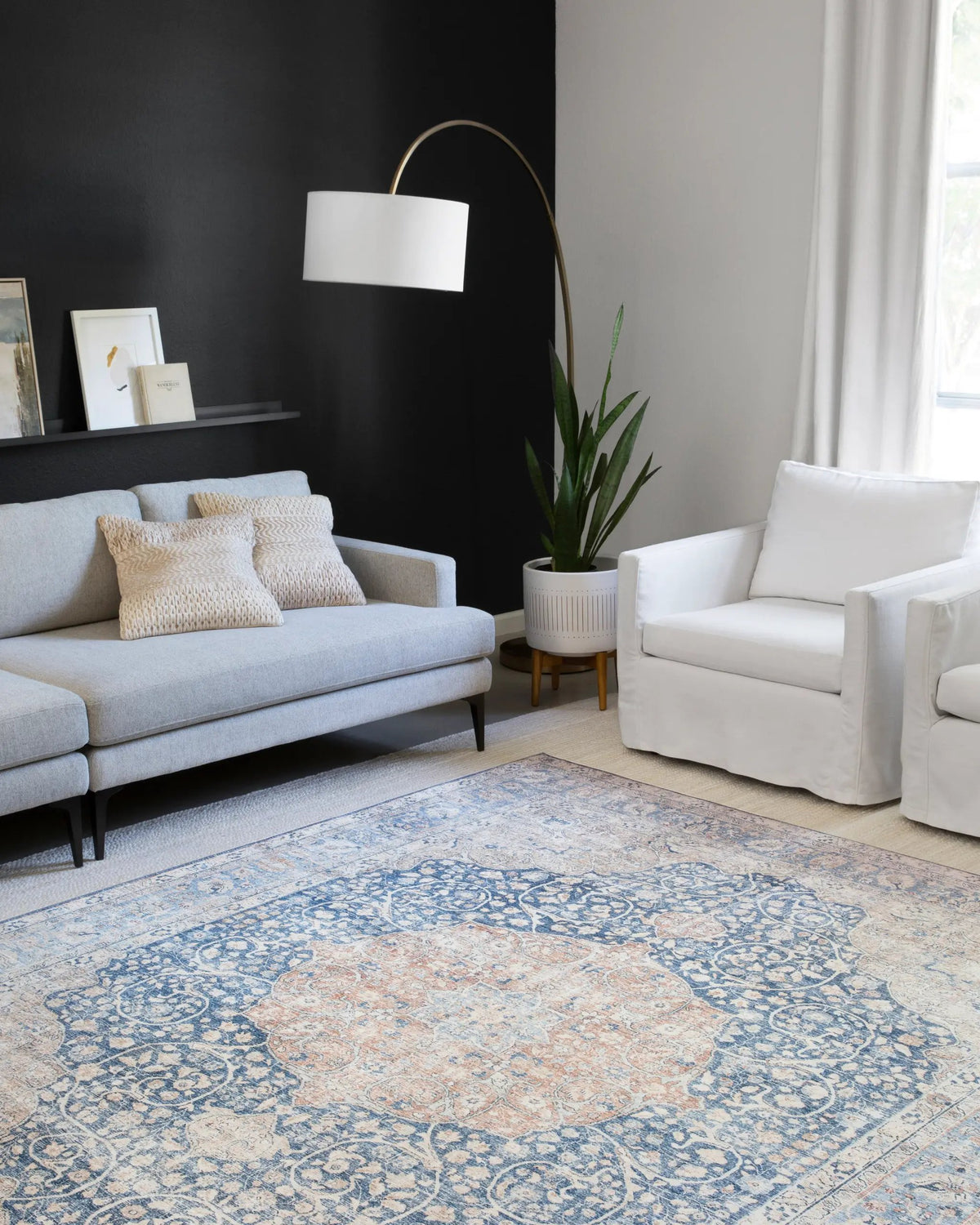 Layla LAY-07 Blue / Tangerine Area Rug by Loloi