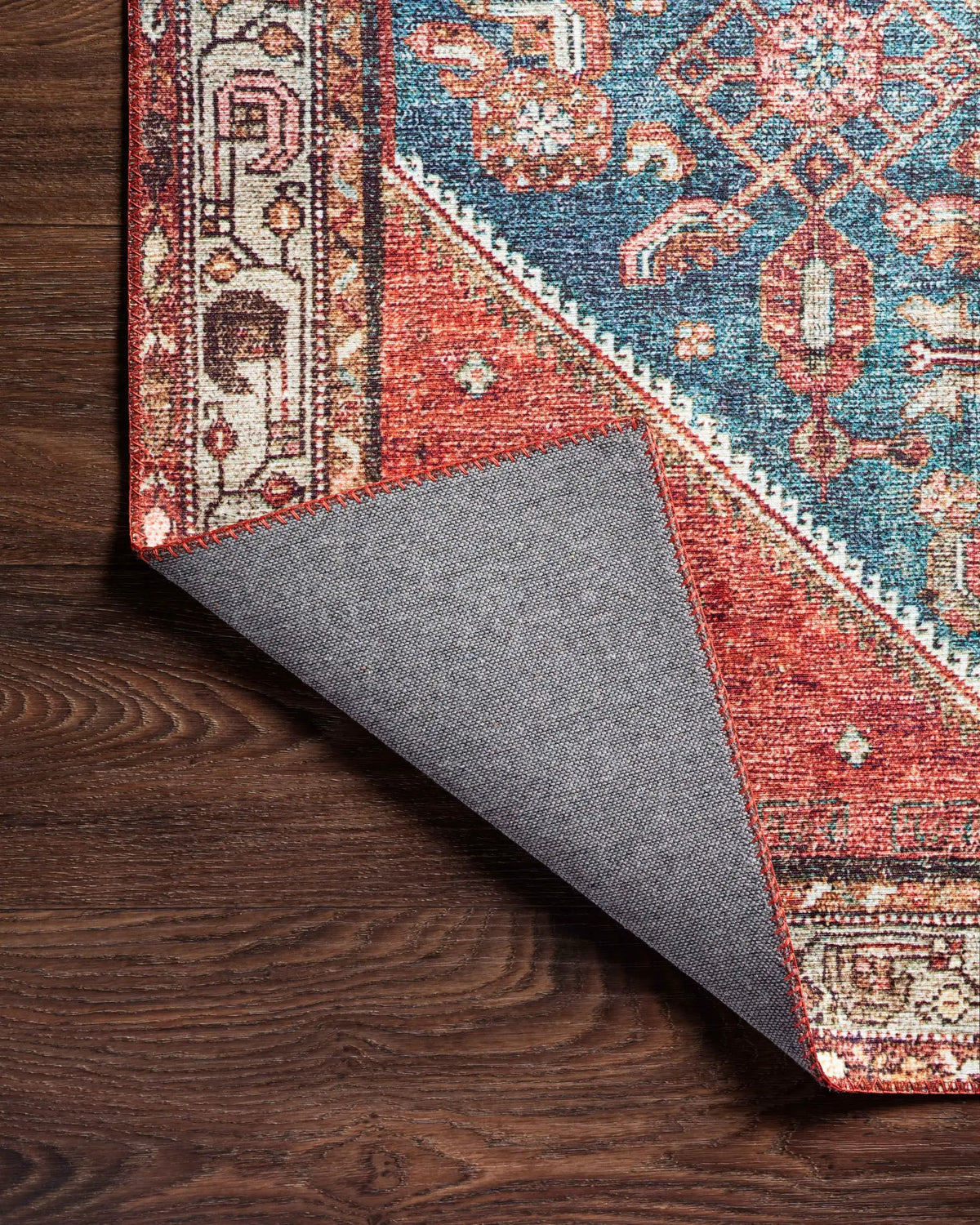 Layla LAY-10 Marine / Clay Area Rug by Loloi