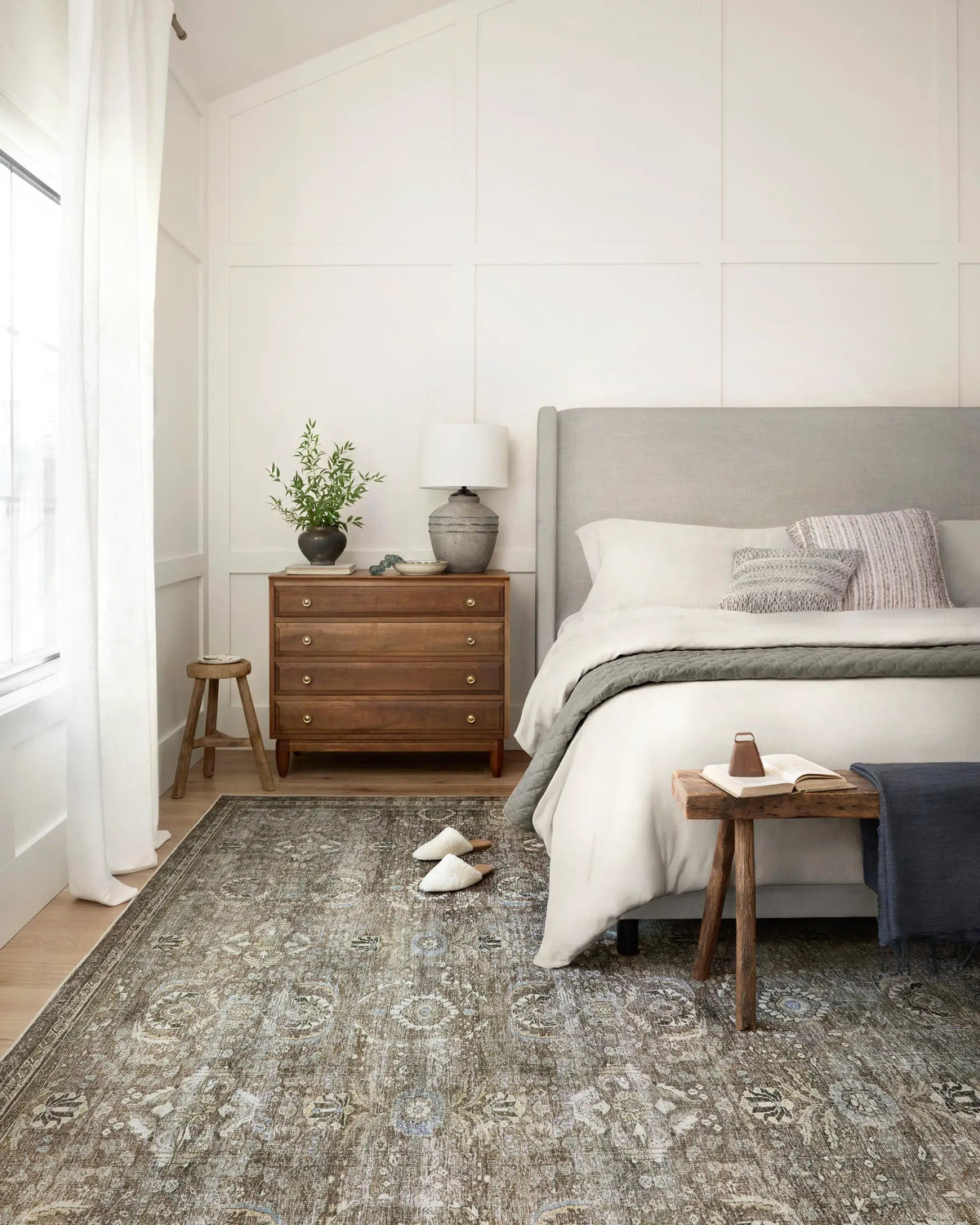 Layla LAY-13 Antique / Moss Area Rug by Loloi