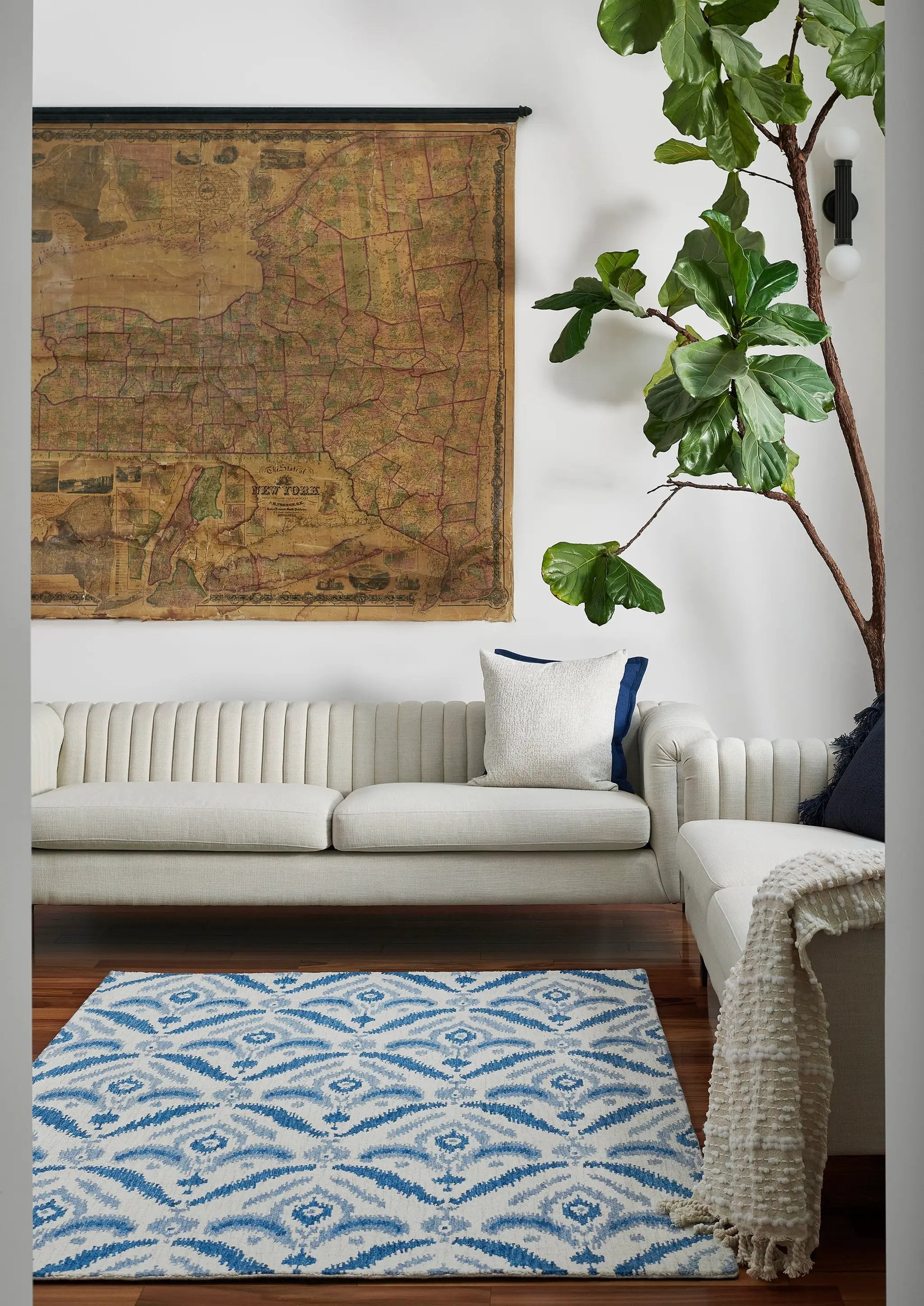 Leiden LEI-3 Blue Area Rug by Momeni