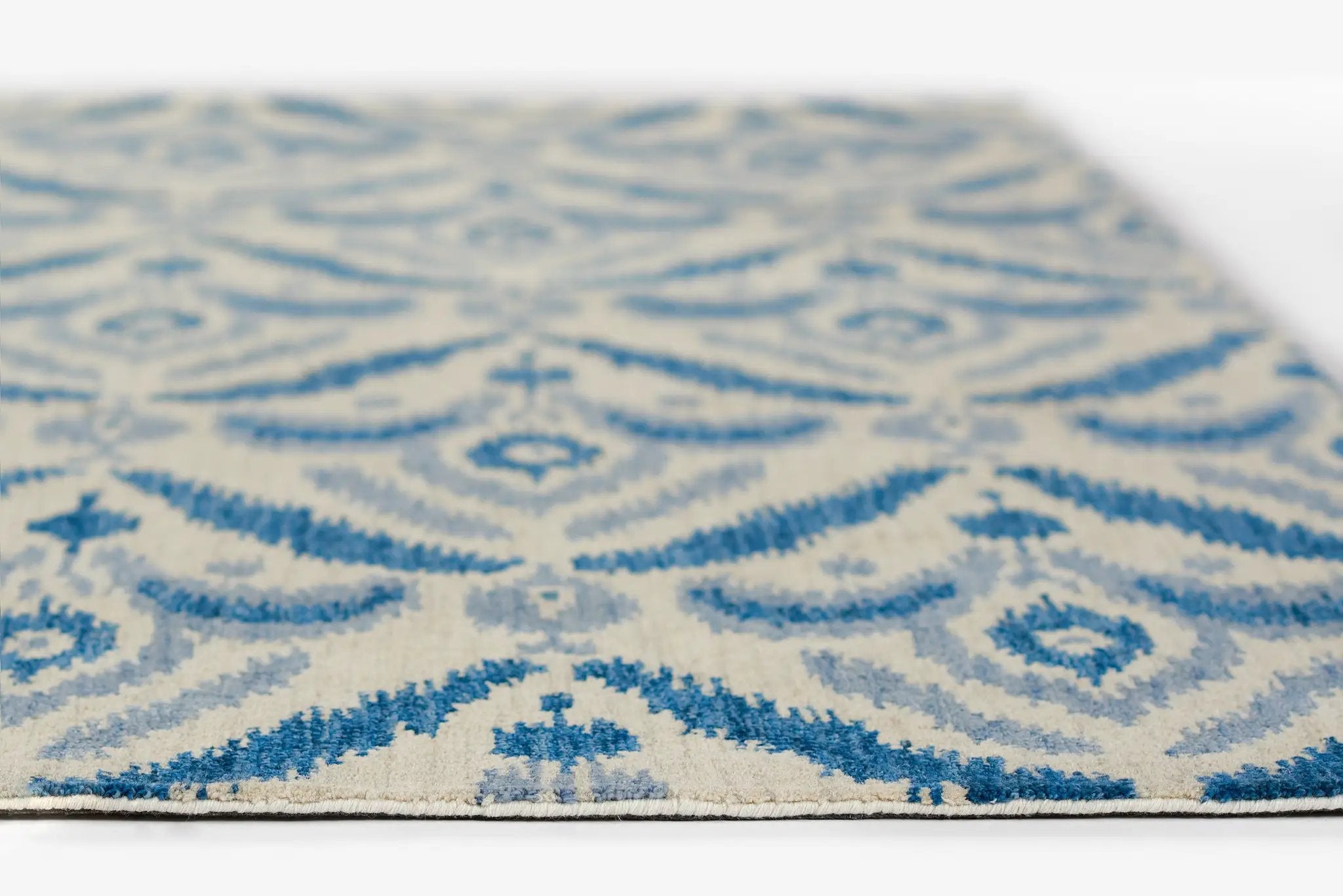 Leiden LEI-3 Blue Area Rug by Momeni